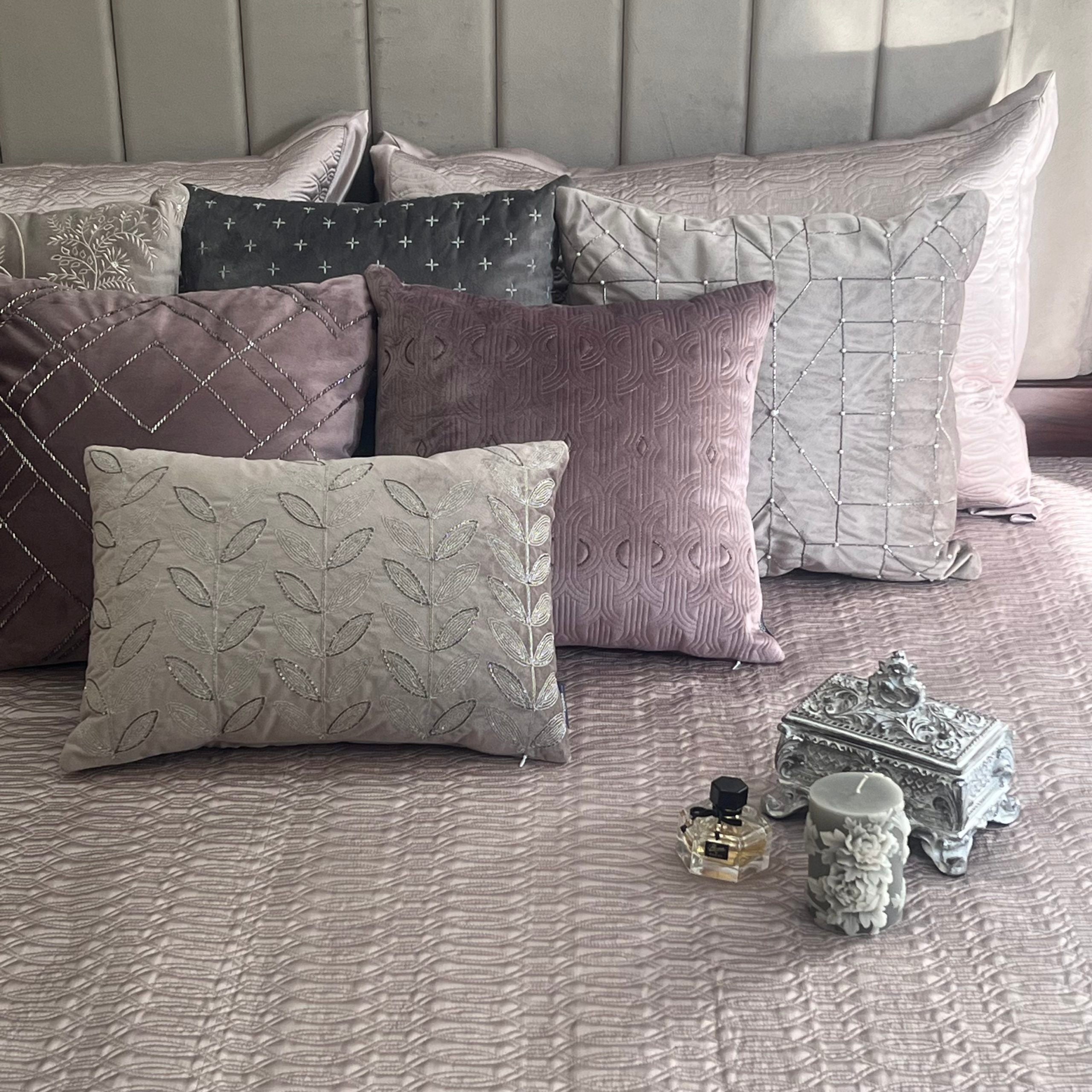 Ellipso Dusky Pink Bedspread