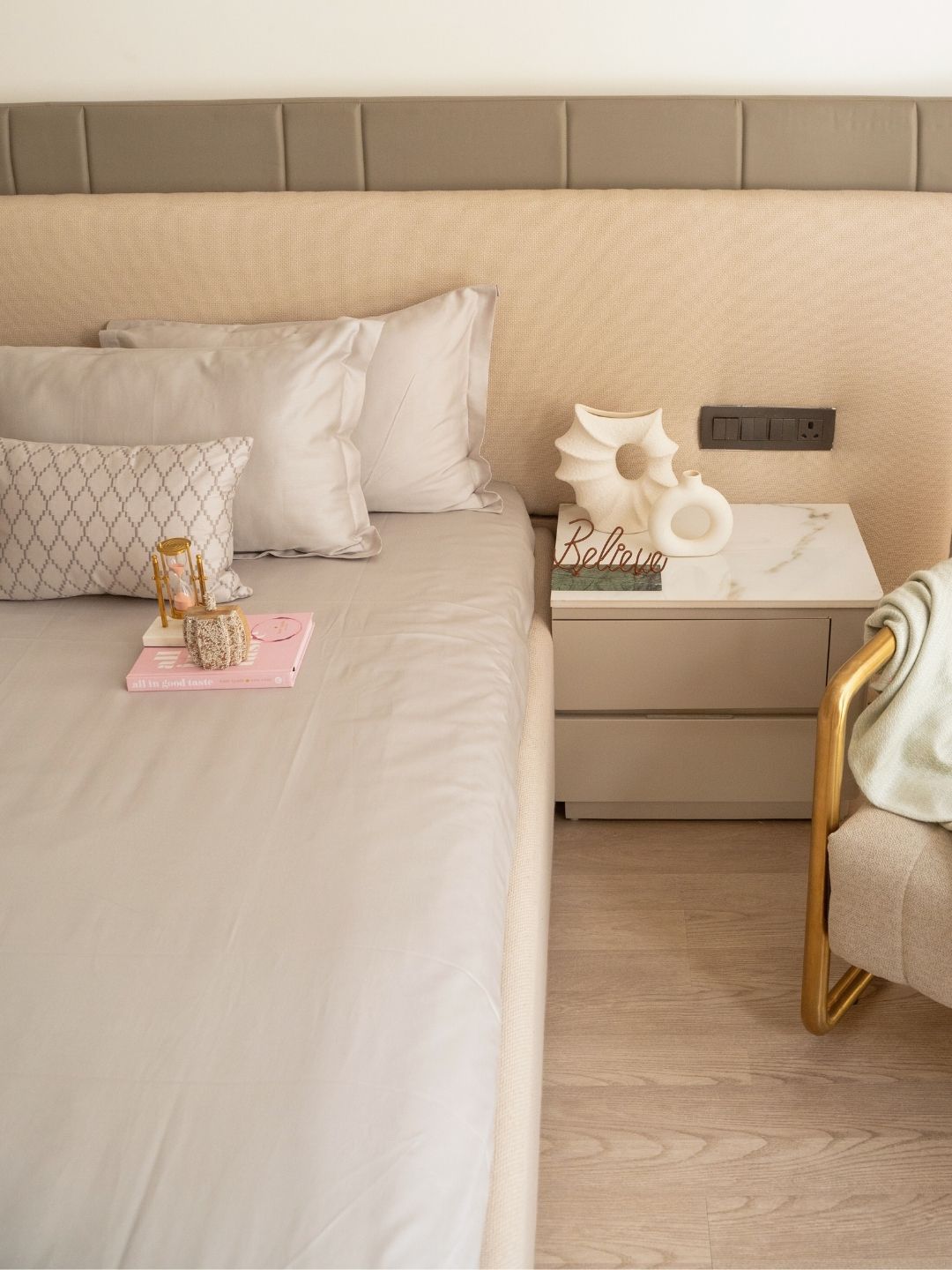 Solasta Pearl Grey Treasure Bedsheet Set