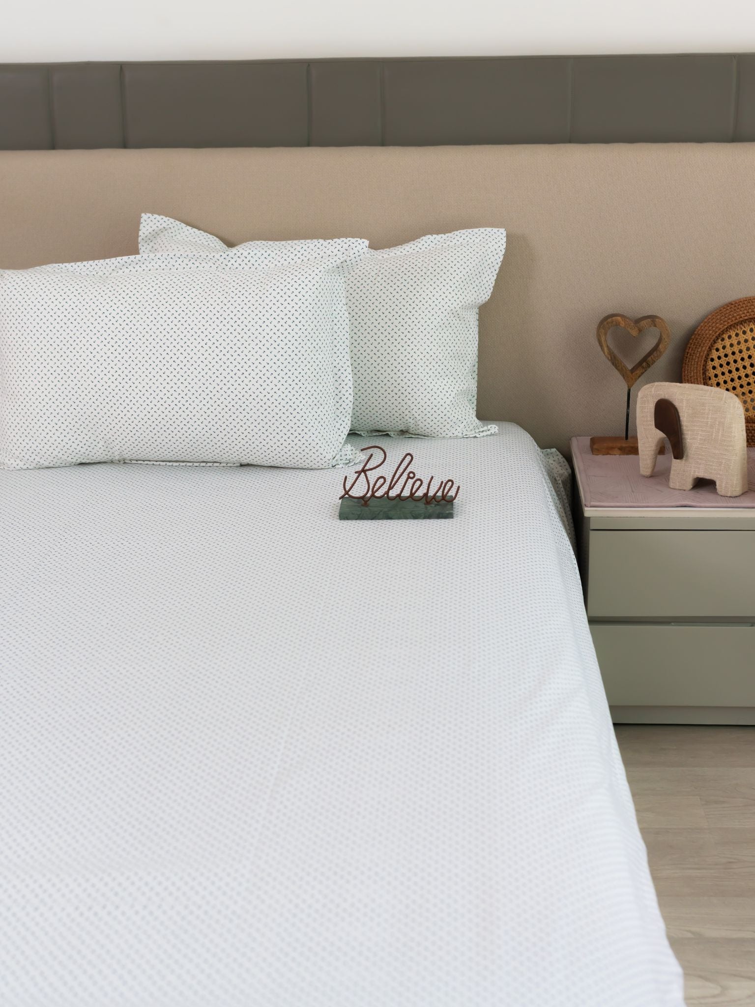 Nauti Crew Ivory Printed Cotton Bedsheet Set