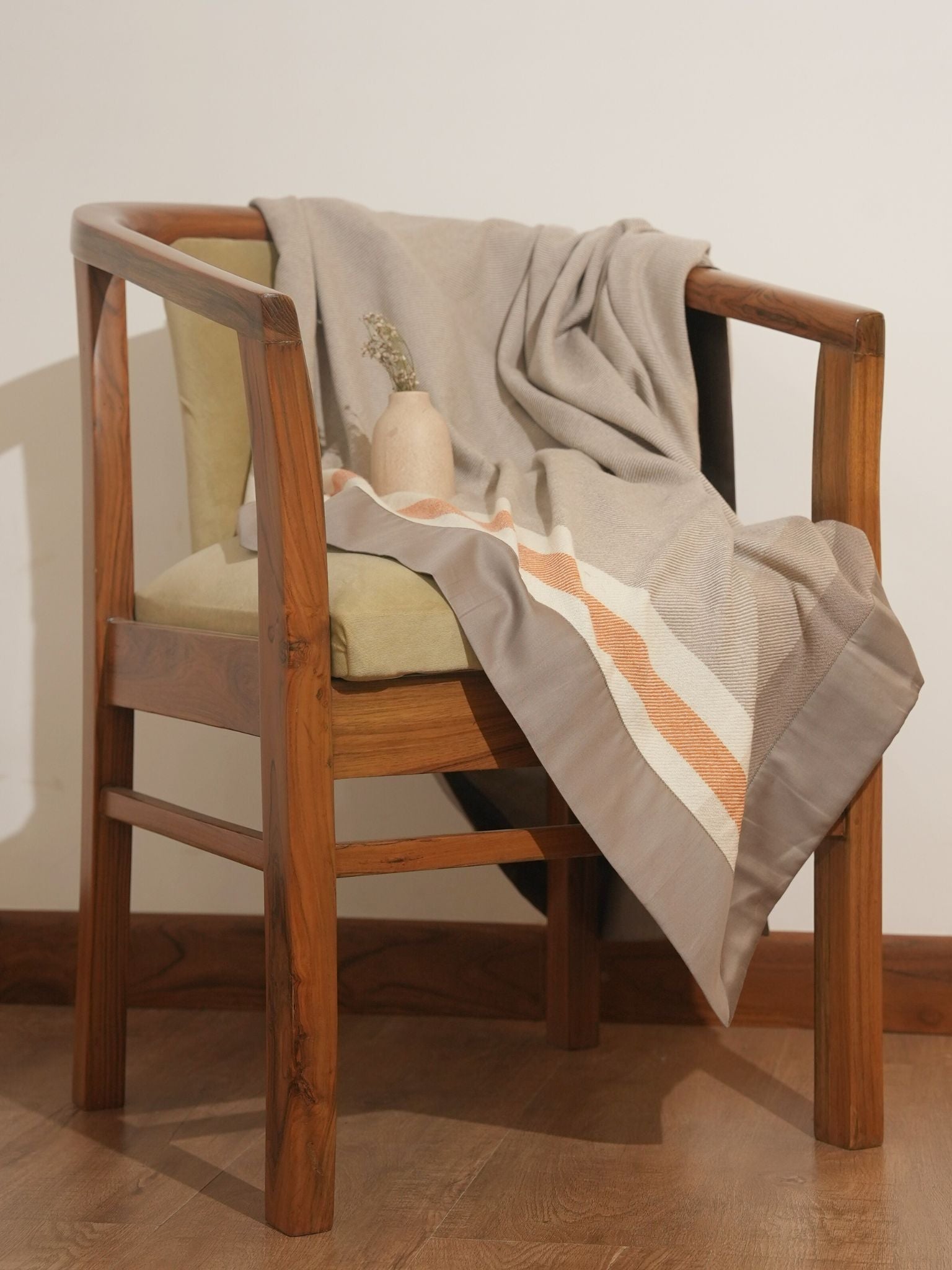 Mocha Cashmere Woolen Throw