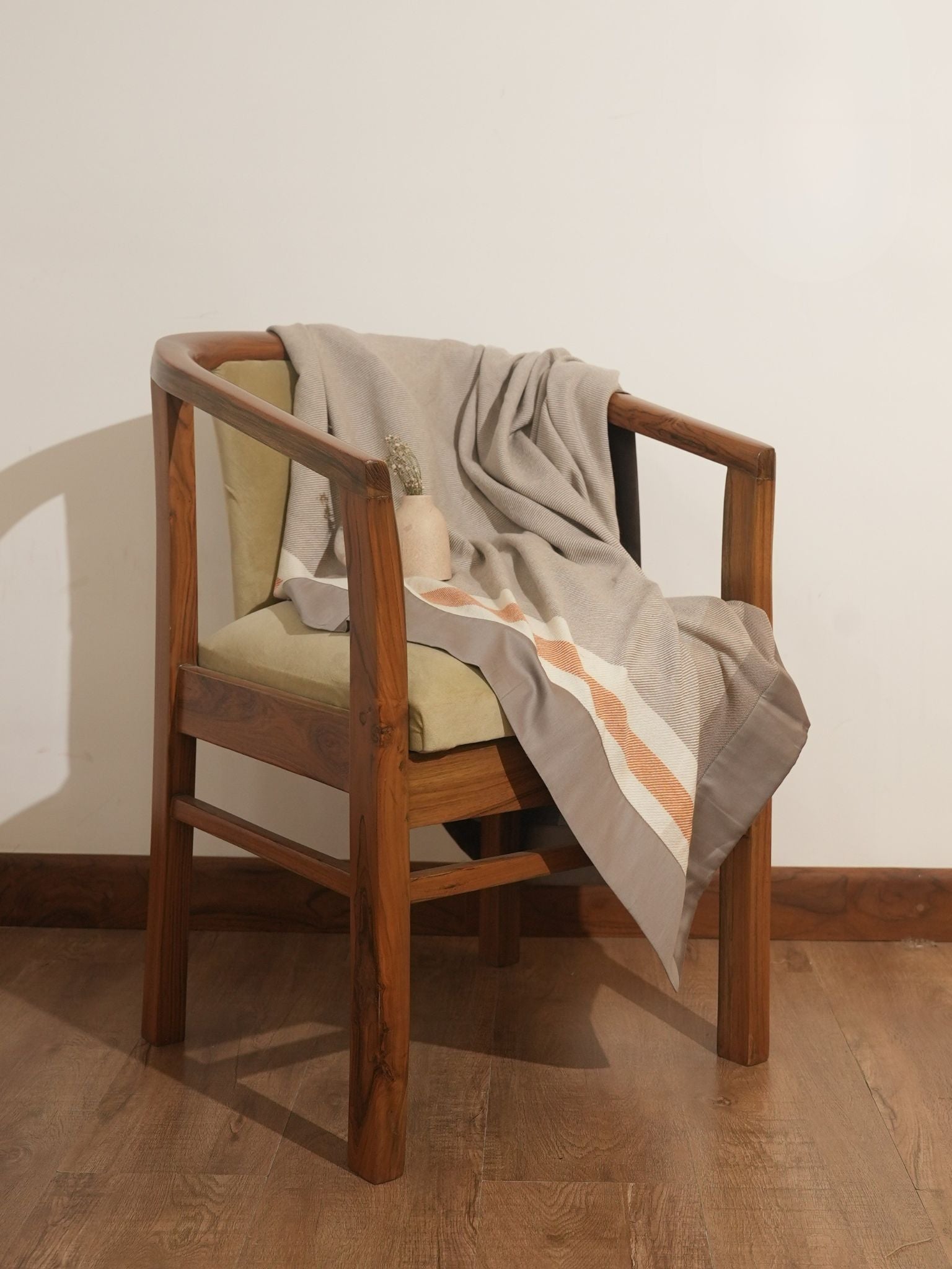 Mocha Cashmere Woolen Throw