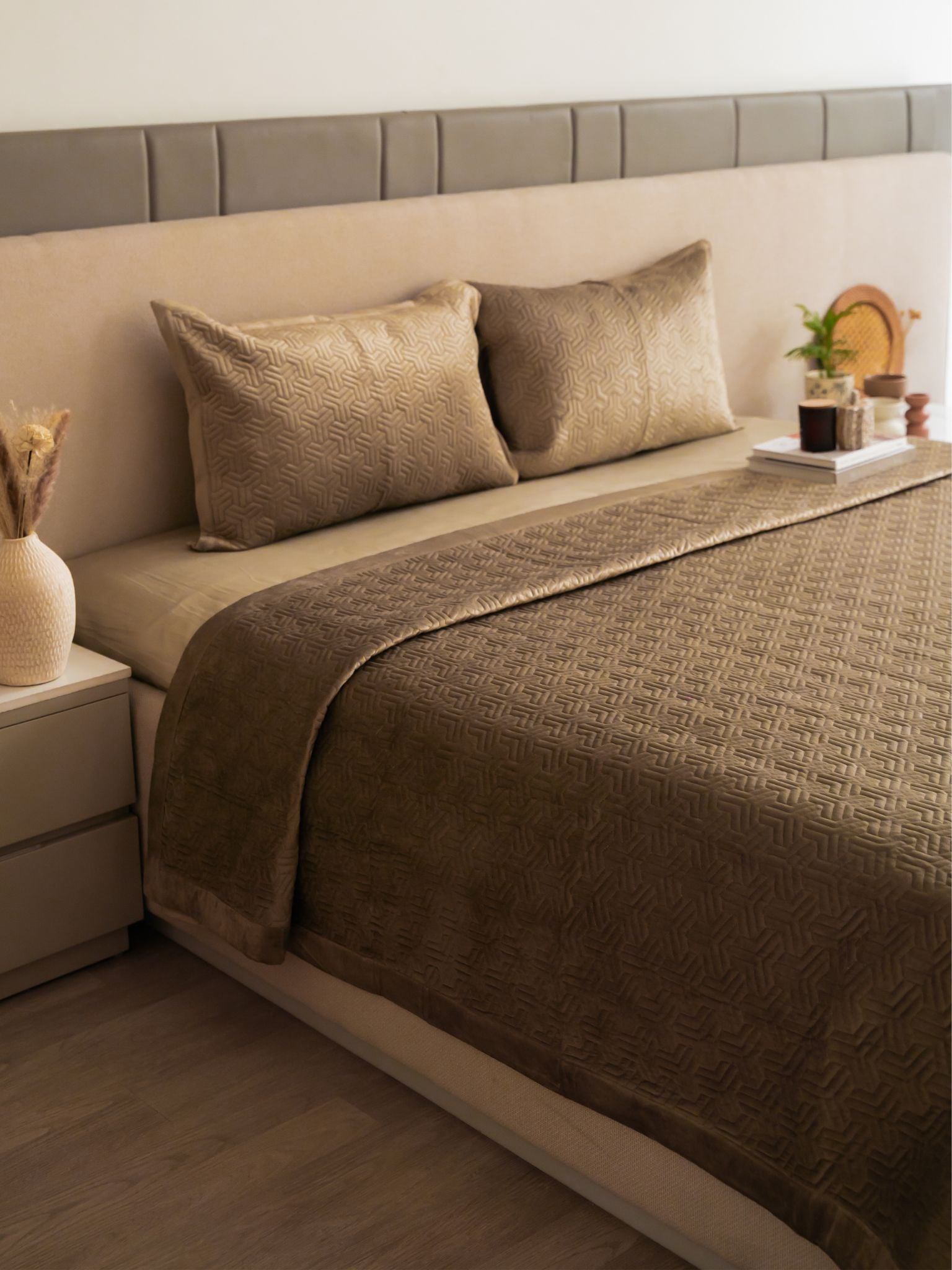 Zayne Rose Gold Velvet Bedspread Set