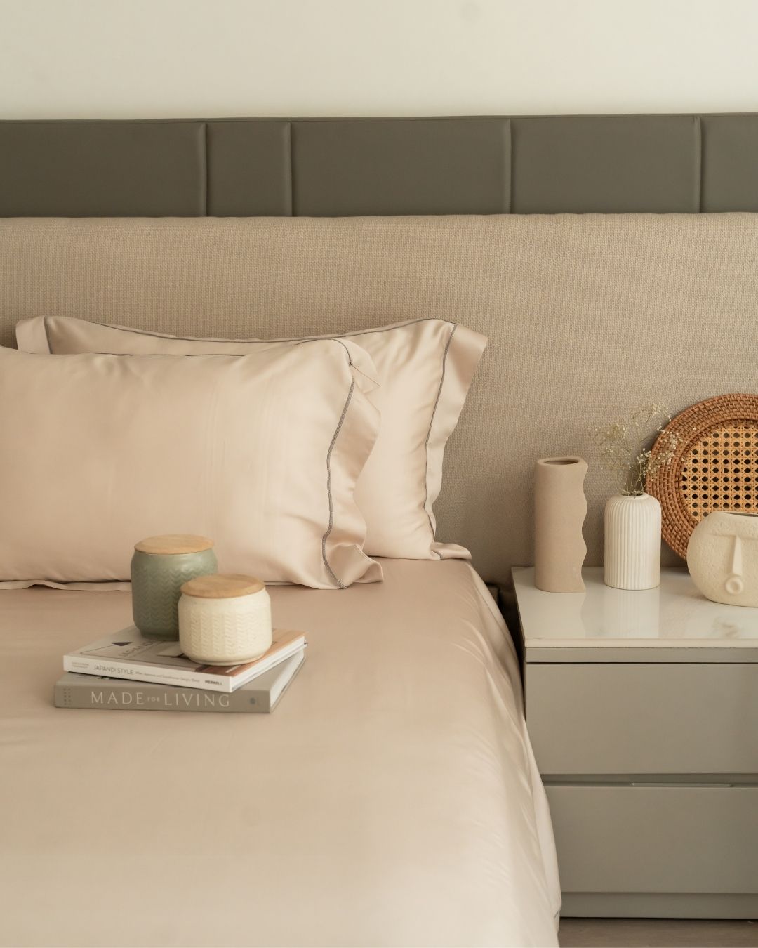 Chalk Beige Tencel Bedsheet Set with Lace