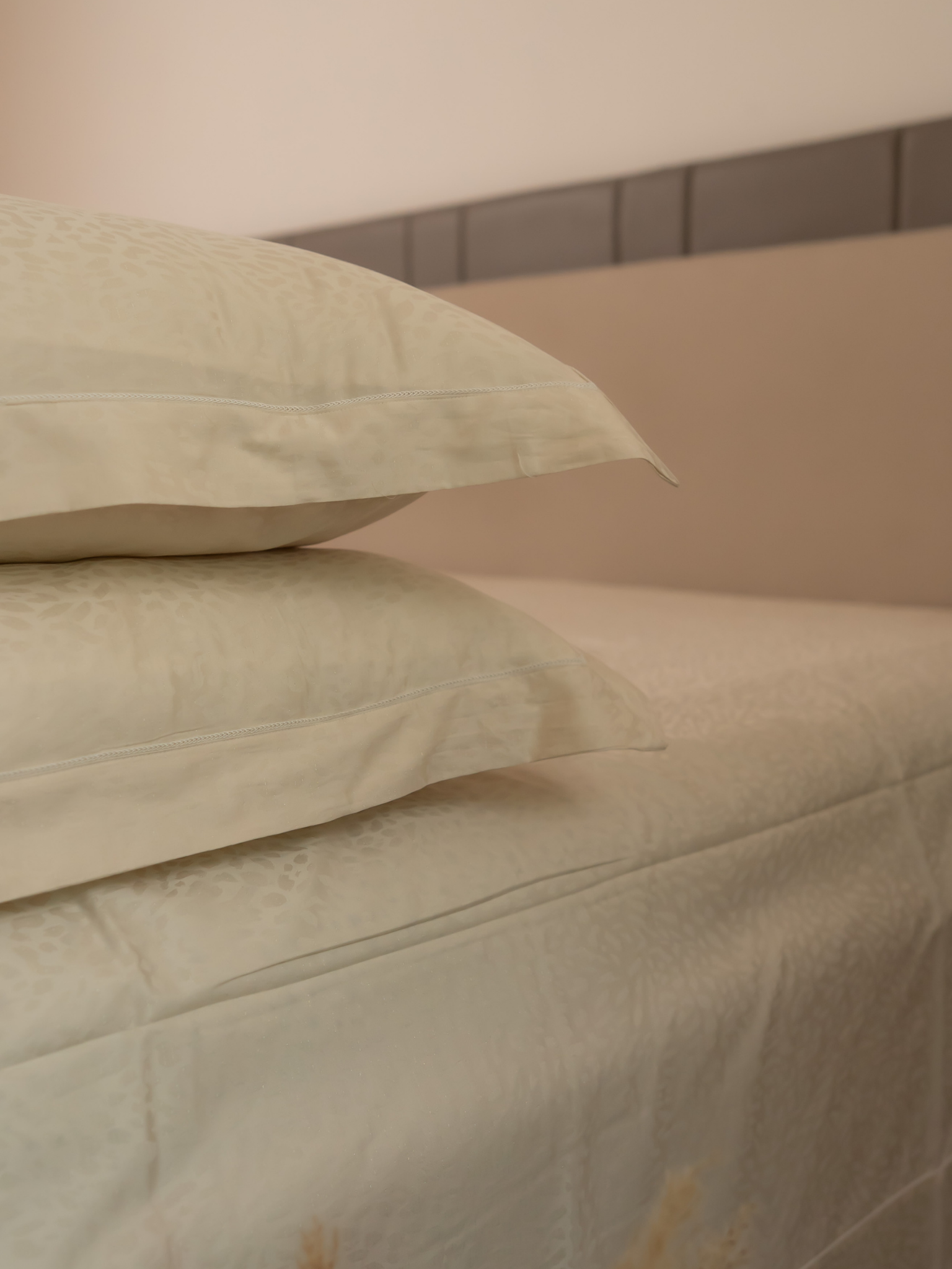 Vanilla Frost Premium Tencel Jacquard Bedsheet Set with Lace