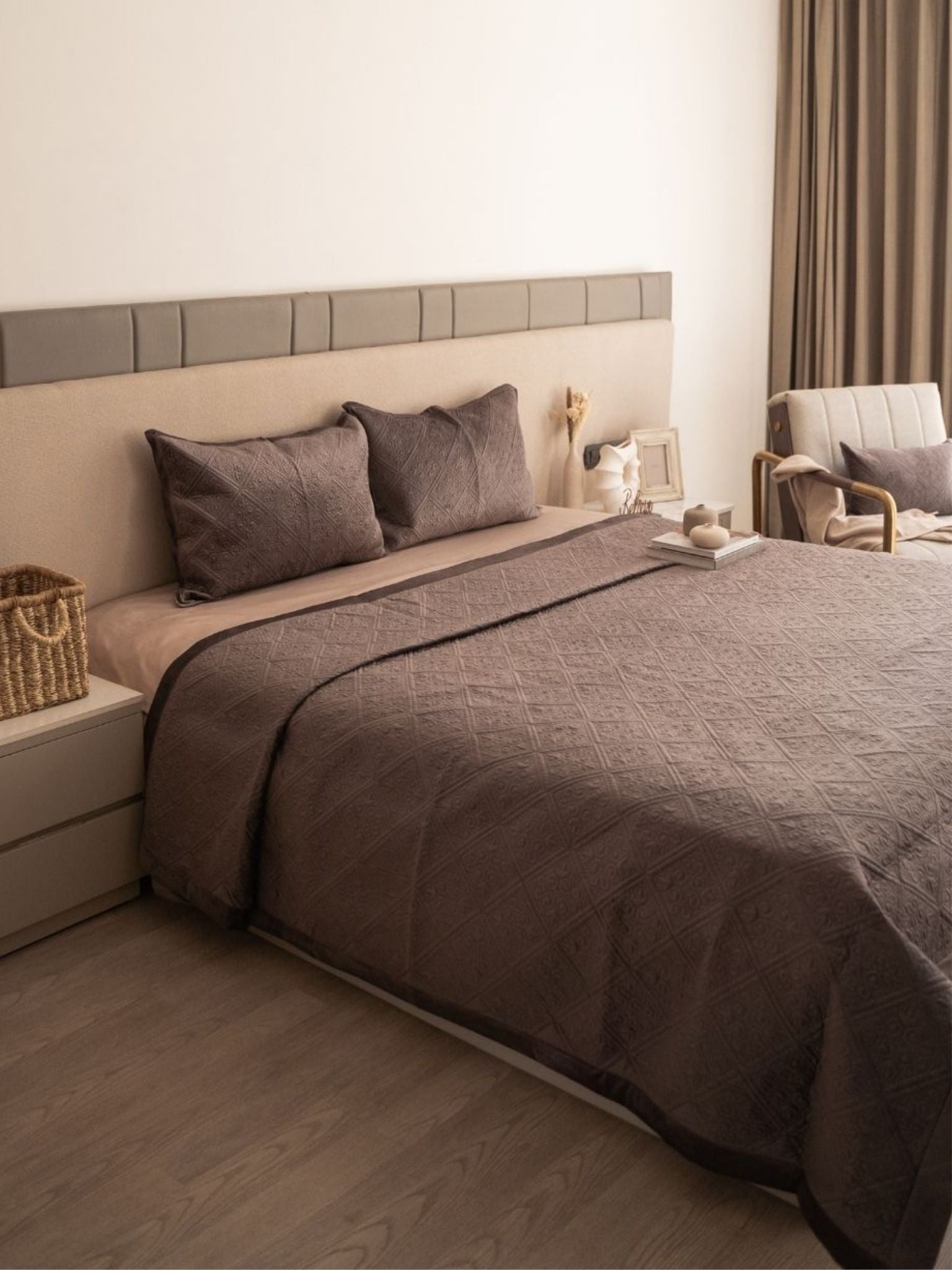 Fiona Mousse Velvet Bedspread Set