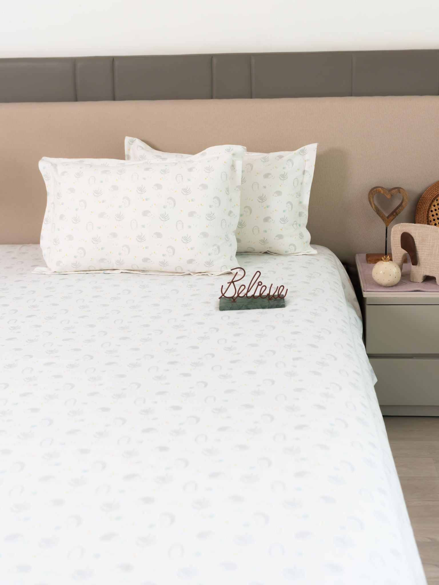 Hedgie Ivory Printed Cotton Bedsheet Set