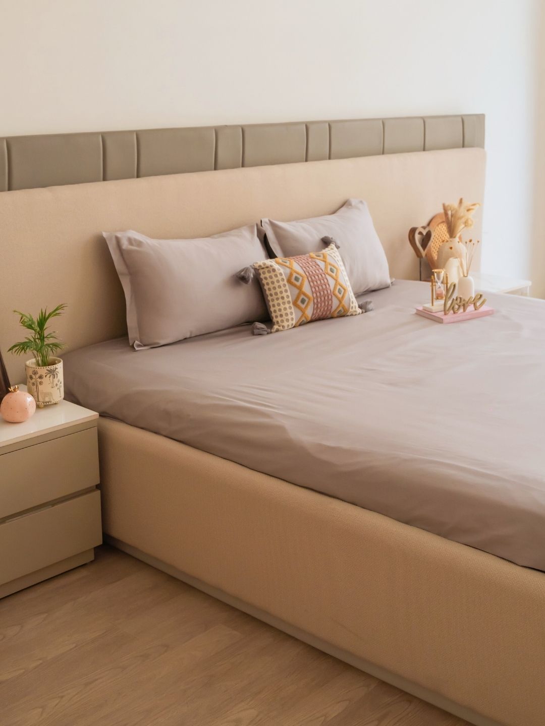 Nexus Silver Treasure Bedsheet Set