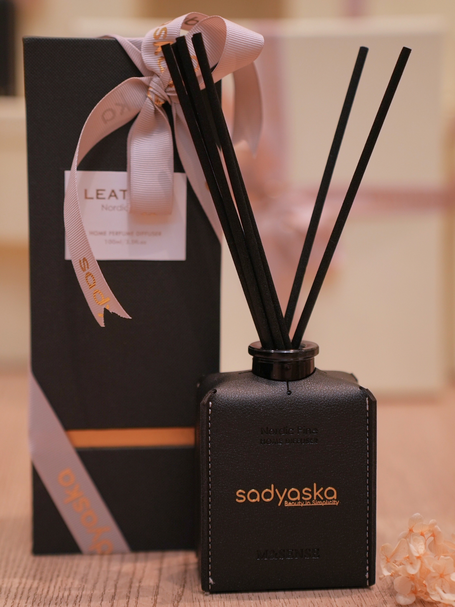 Sadyaska Nordic Pine Home Perfume Diffuser -Black Leather
