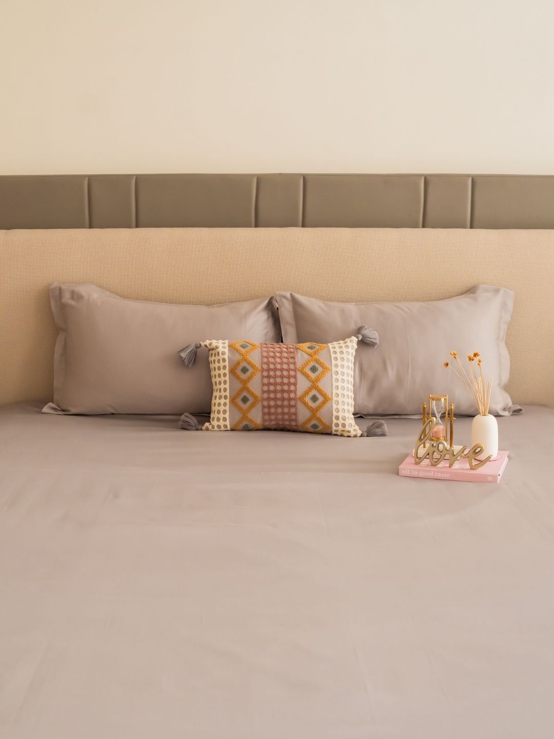 Nexus Silver Treasure Bedsheet Set