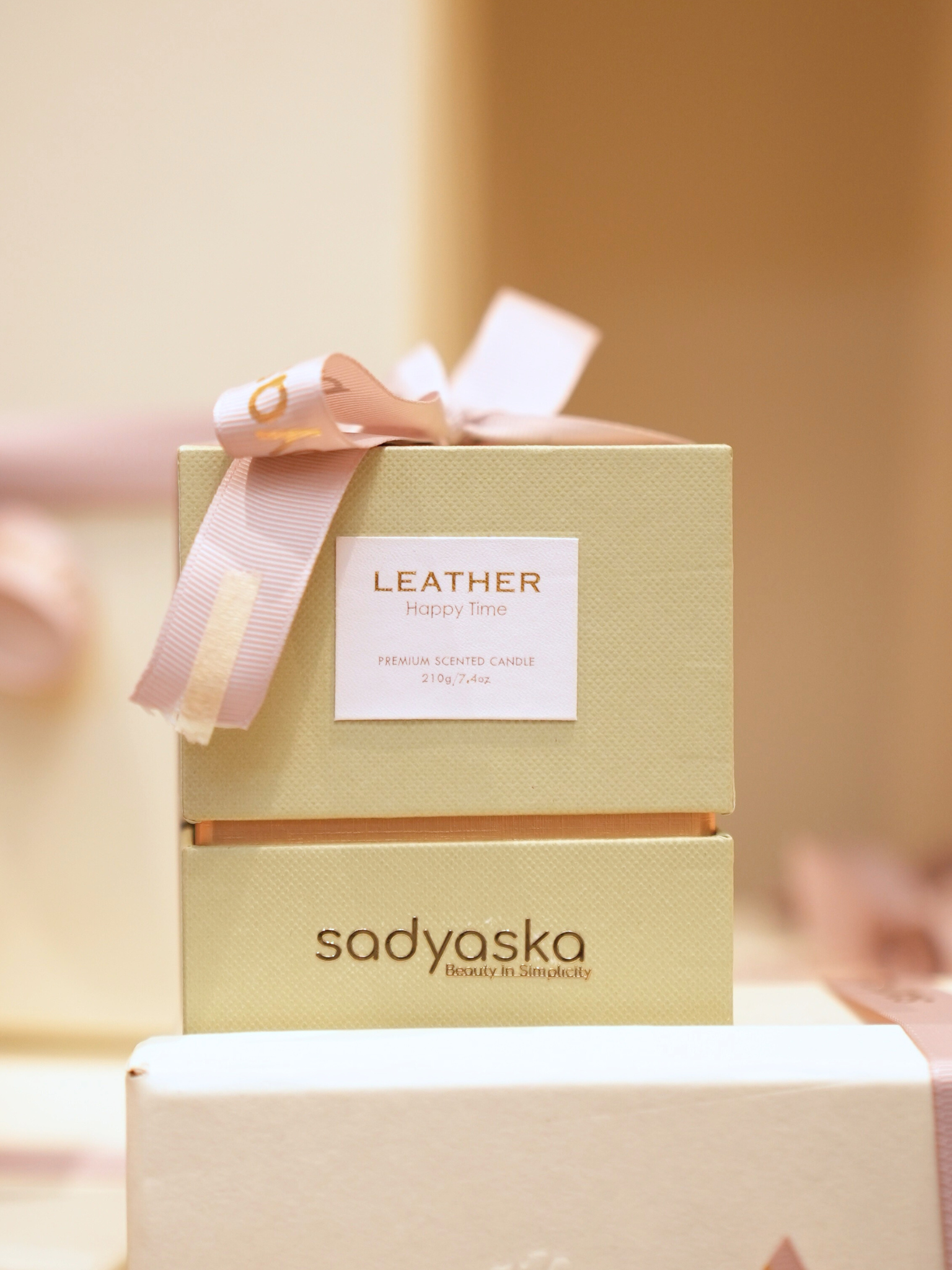 Sadyaska Happy Time Scented Candle -Green Leather