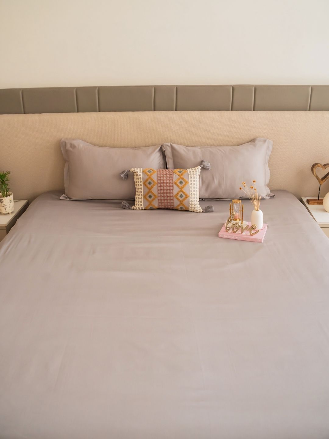 Nexus Silver Treasure Bedsheet Set