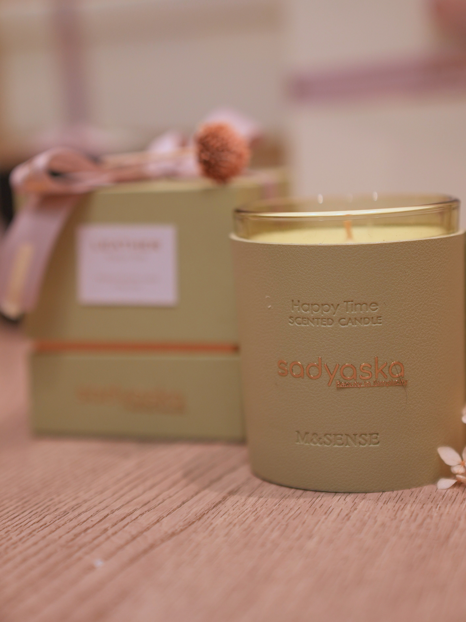 Sadyaska Happy Time Scented Candle -Green Leather