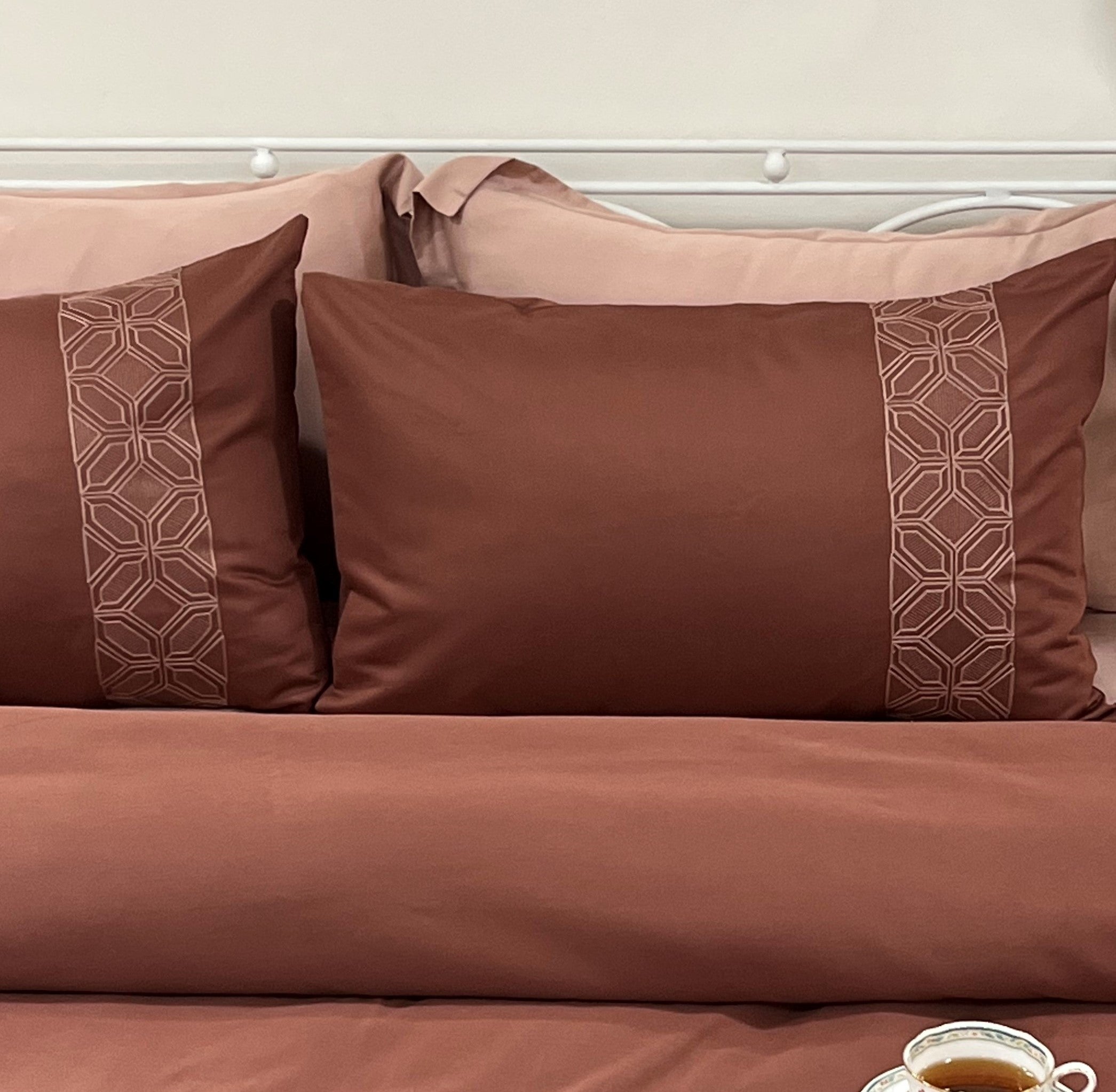 1000TC Cotton Rich Arc Blush Syona Bedsheet Set