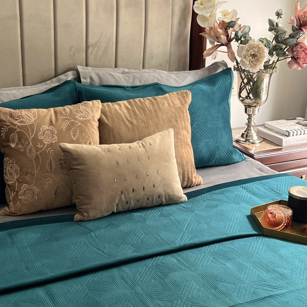 Bonito Emerald Green Velvet Trousseau Set (10 PC Set)