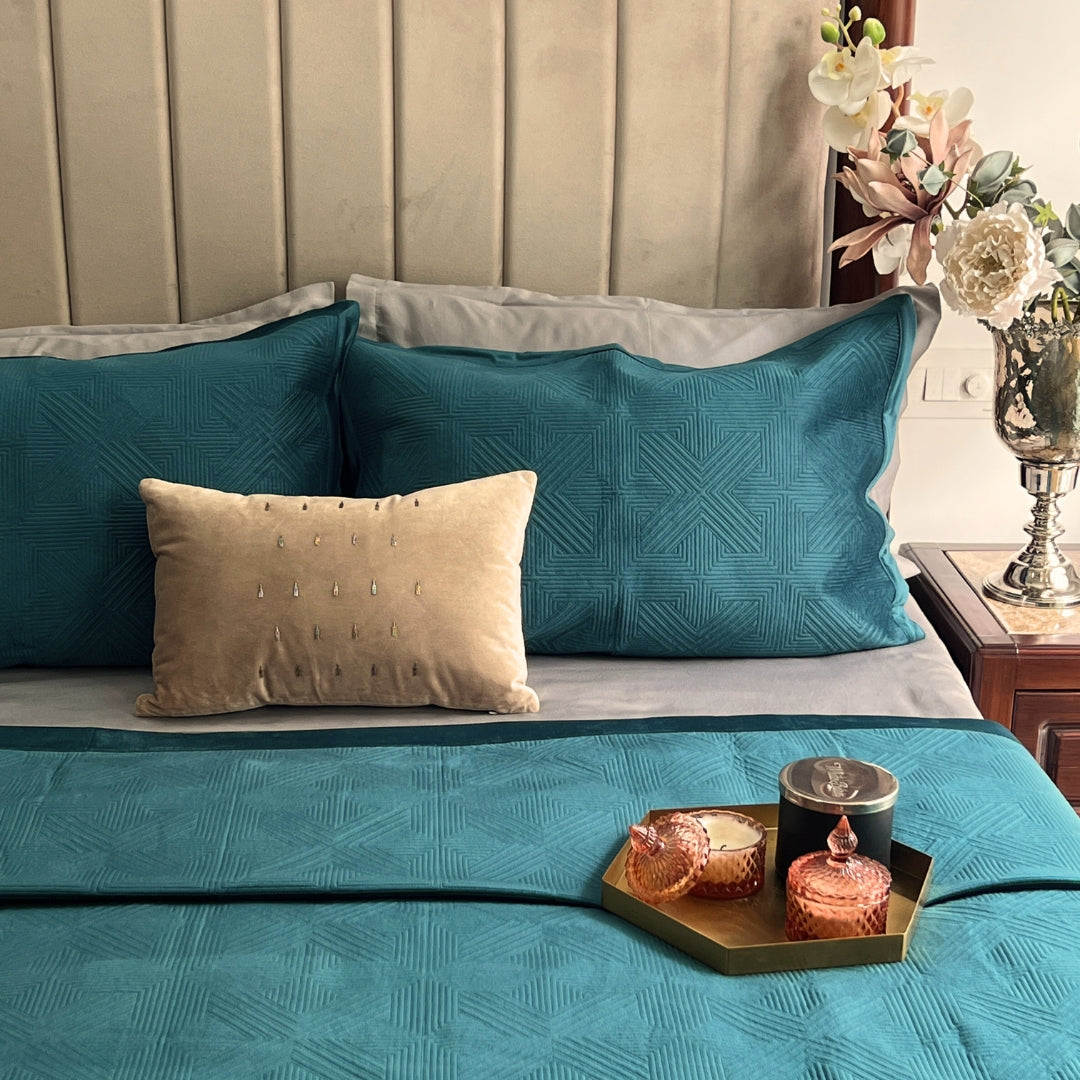 Bonito Emerald Green Velvet Bedspread