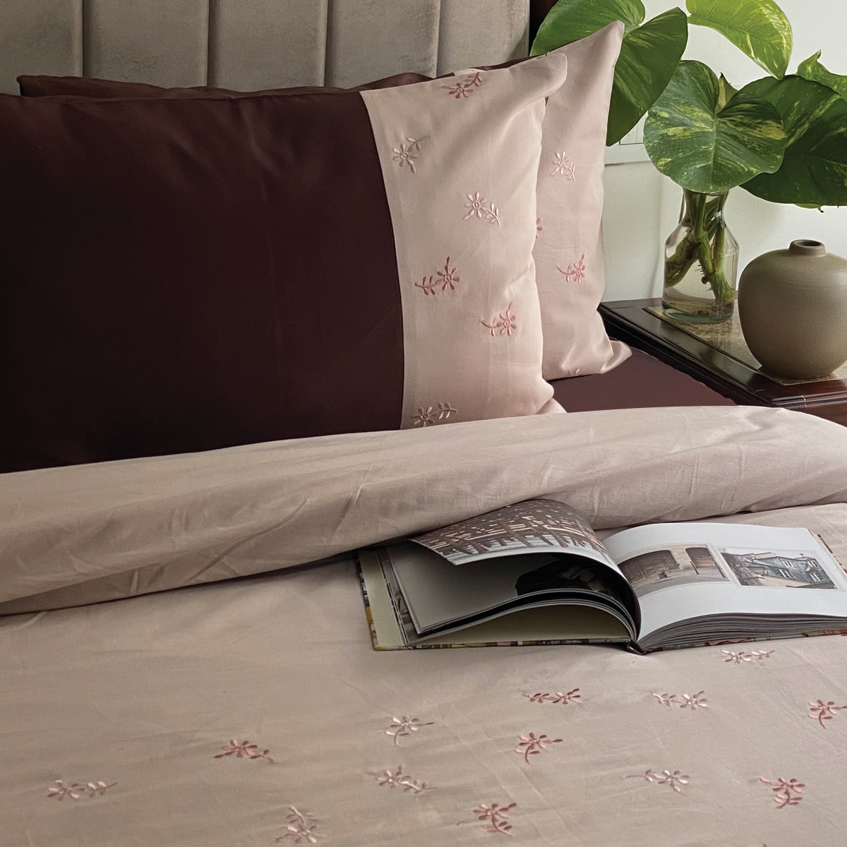 Daisy Buff and Coffee Mesmeric Duvet Cover Set