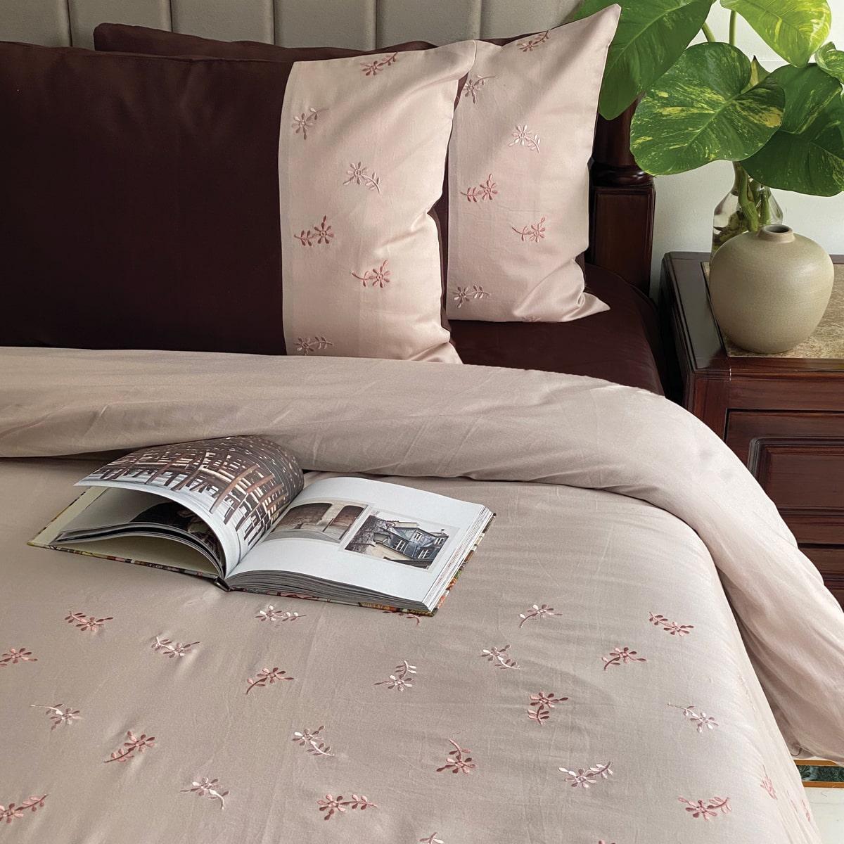 Daisy Buff and Coffee Mesmeric Duvet Cover Set