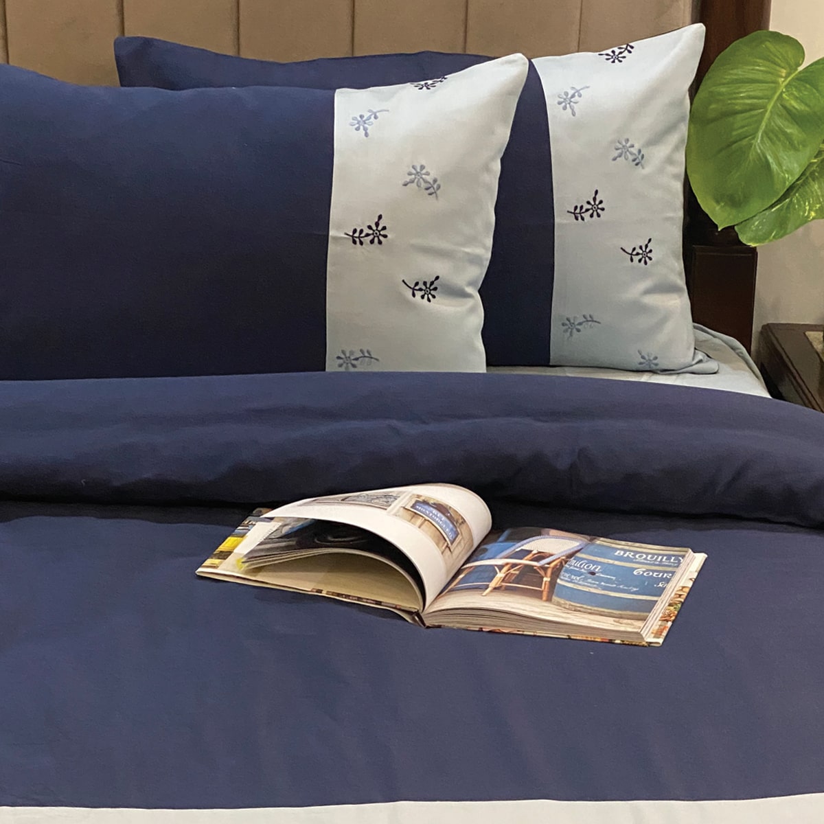 Daisy Smoke Blue and Navy Mesmeric Duvet Cover Set