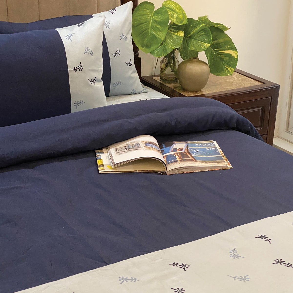 Daisy Smoke Blue and Navy Mesmeric Duvet Cover Set