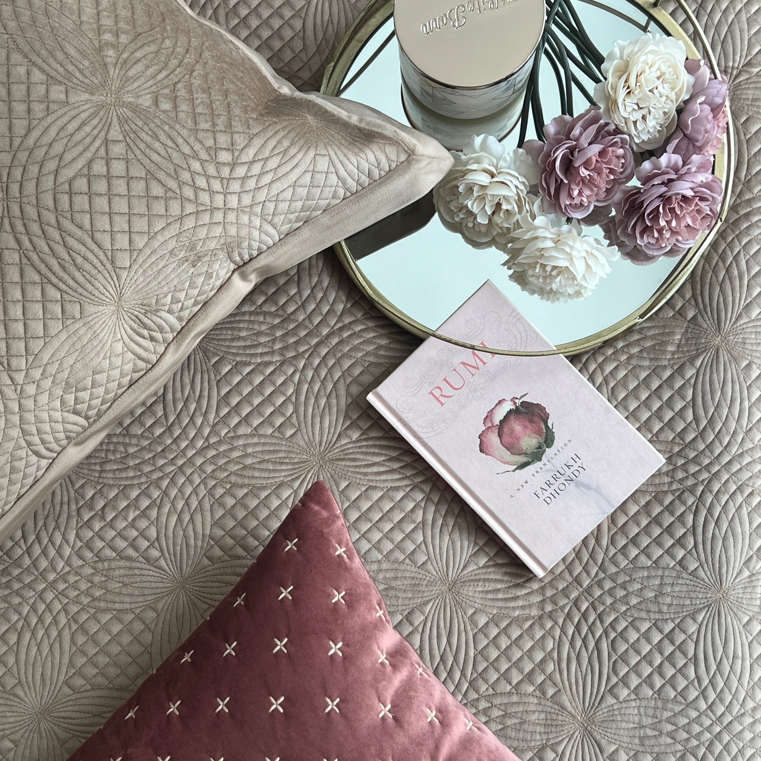 Lindo Champagne Gold Velvet Trousseau Set (10 PC Set)