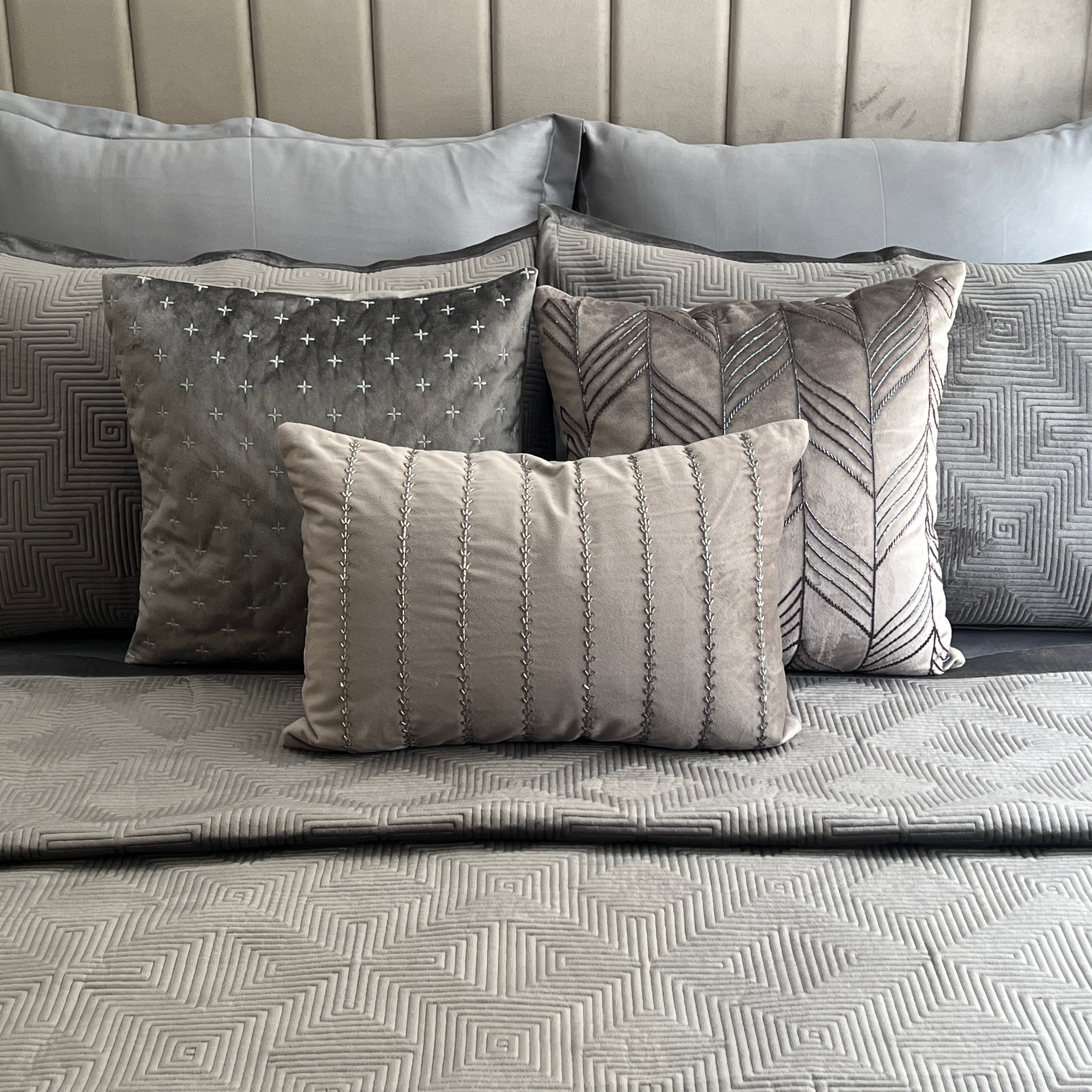 Maze Dark Grey Velvet Trousseau Set (10 PC Set)