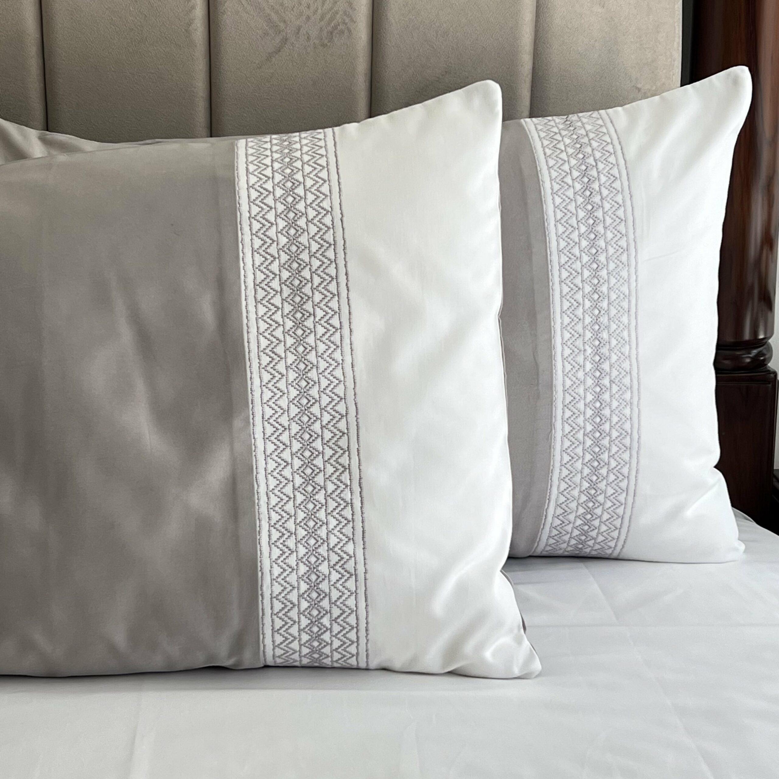 Lucent Sadyaska Whites Bedsheet