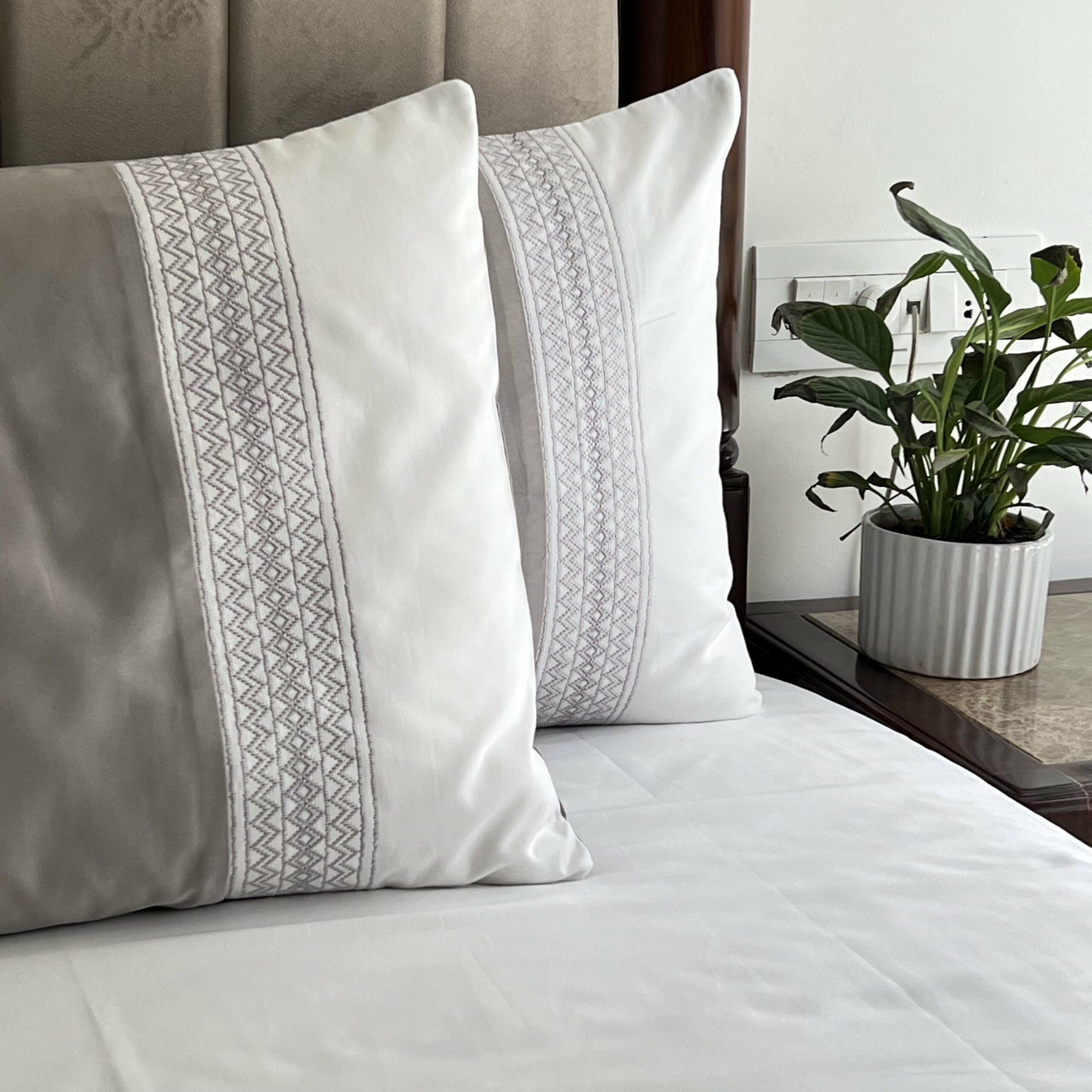 Lucent Sadyaska Whites Bedsheet