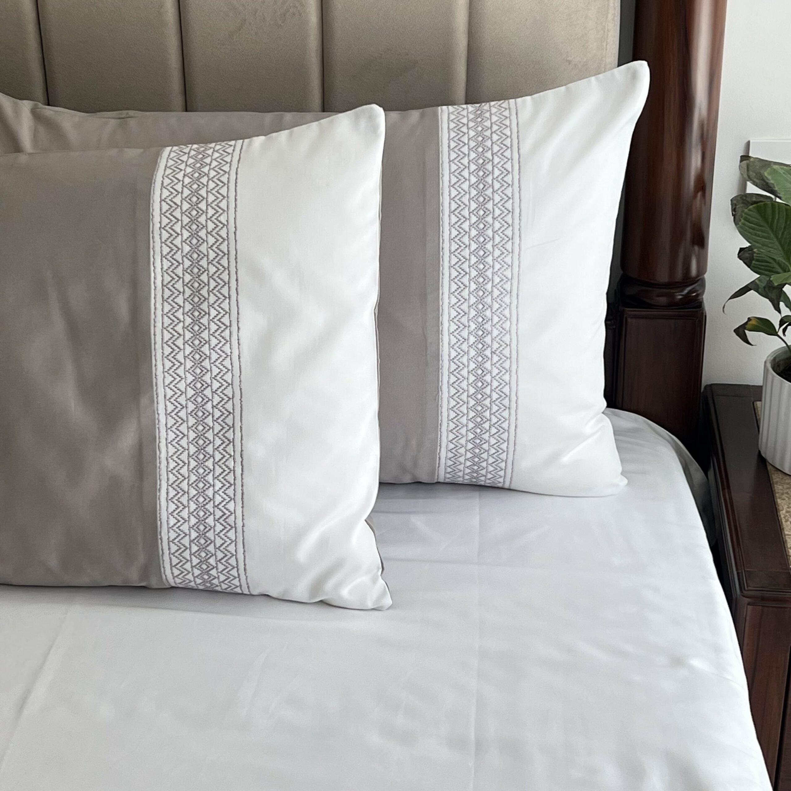 Lucent Sadyaska Whites Bedsheet