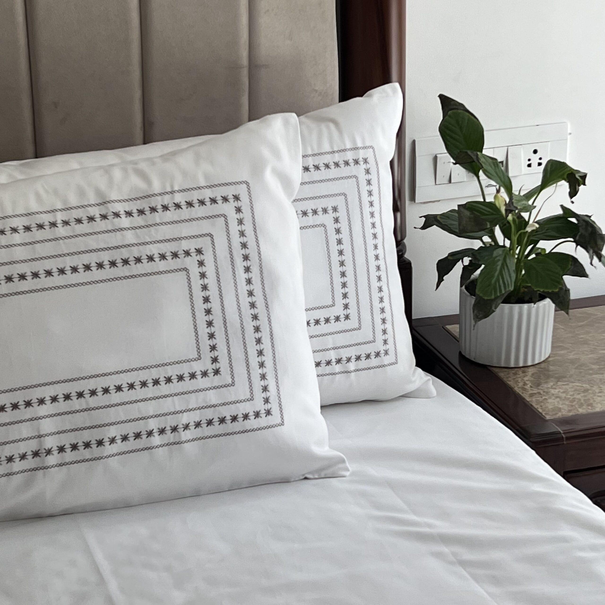 Minisol Sadyaska Whites Bedsheet