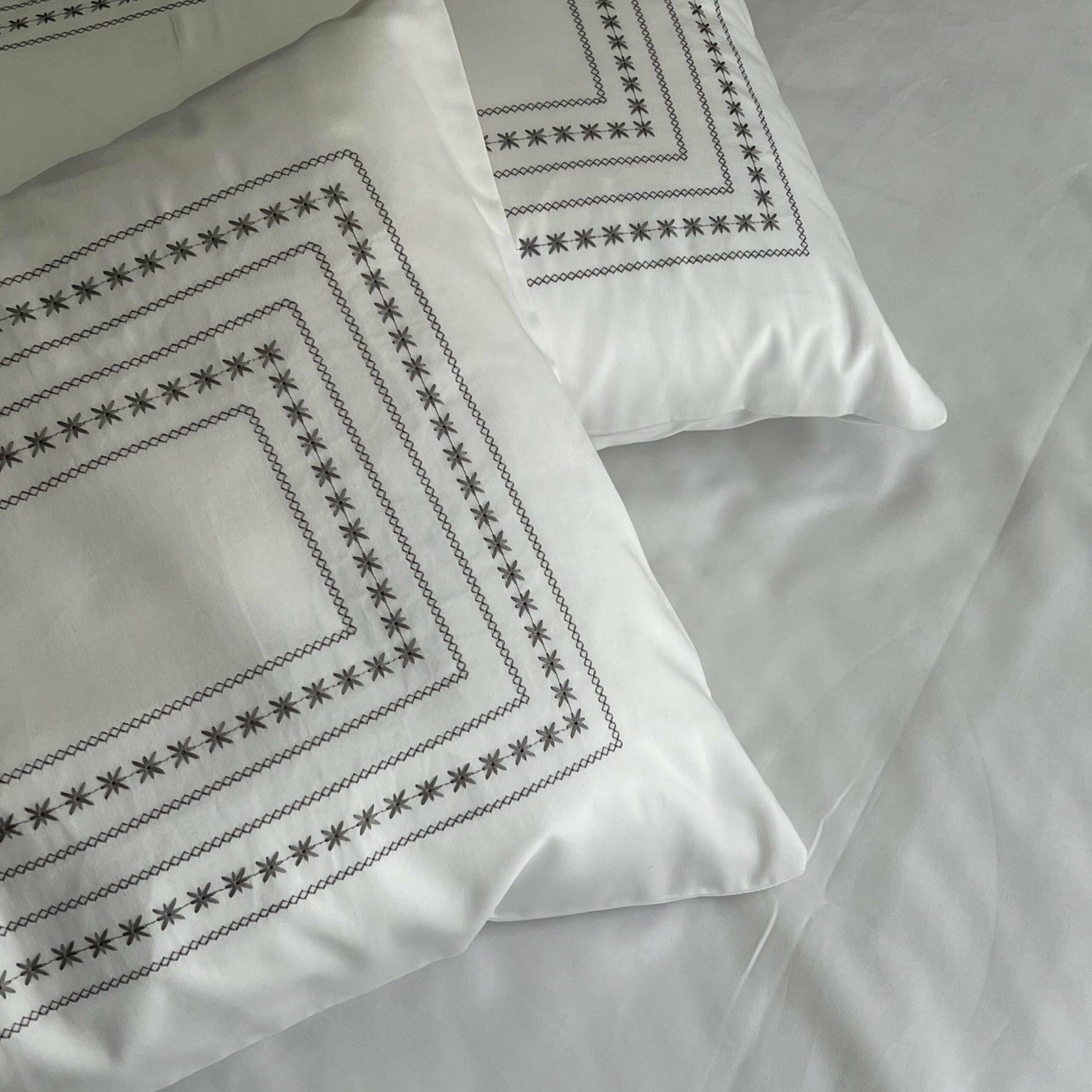 Minisol Sadyaska Whites Bedsheet