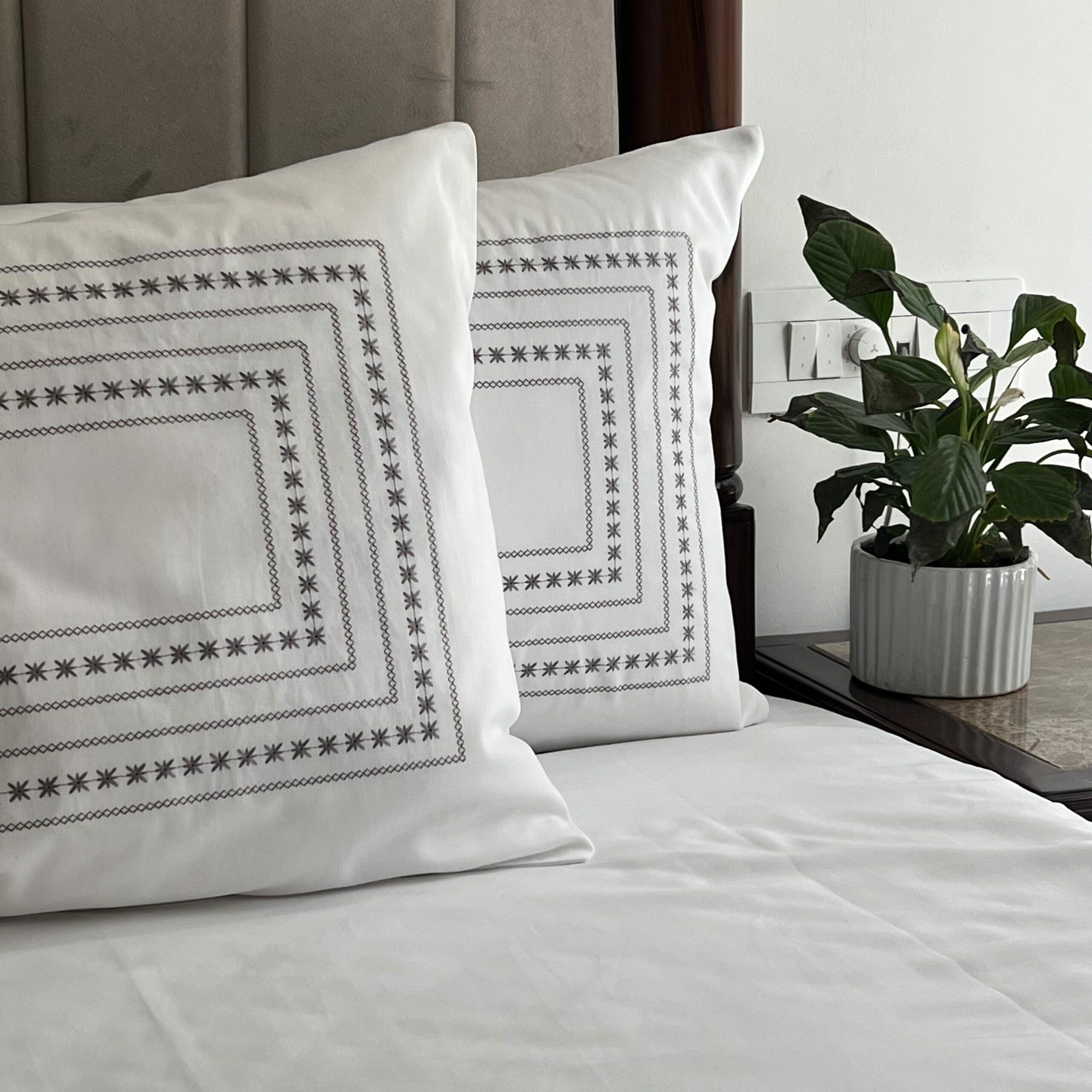 Minisol Sadyaska Whites Bedsheet