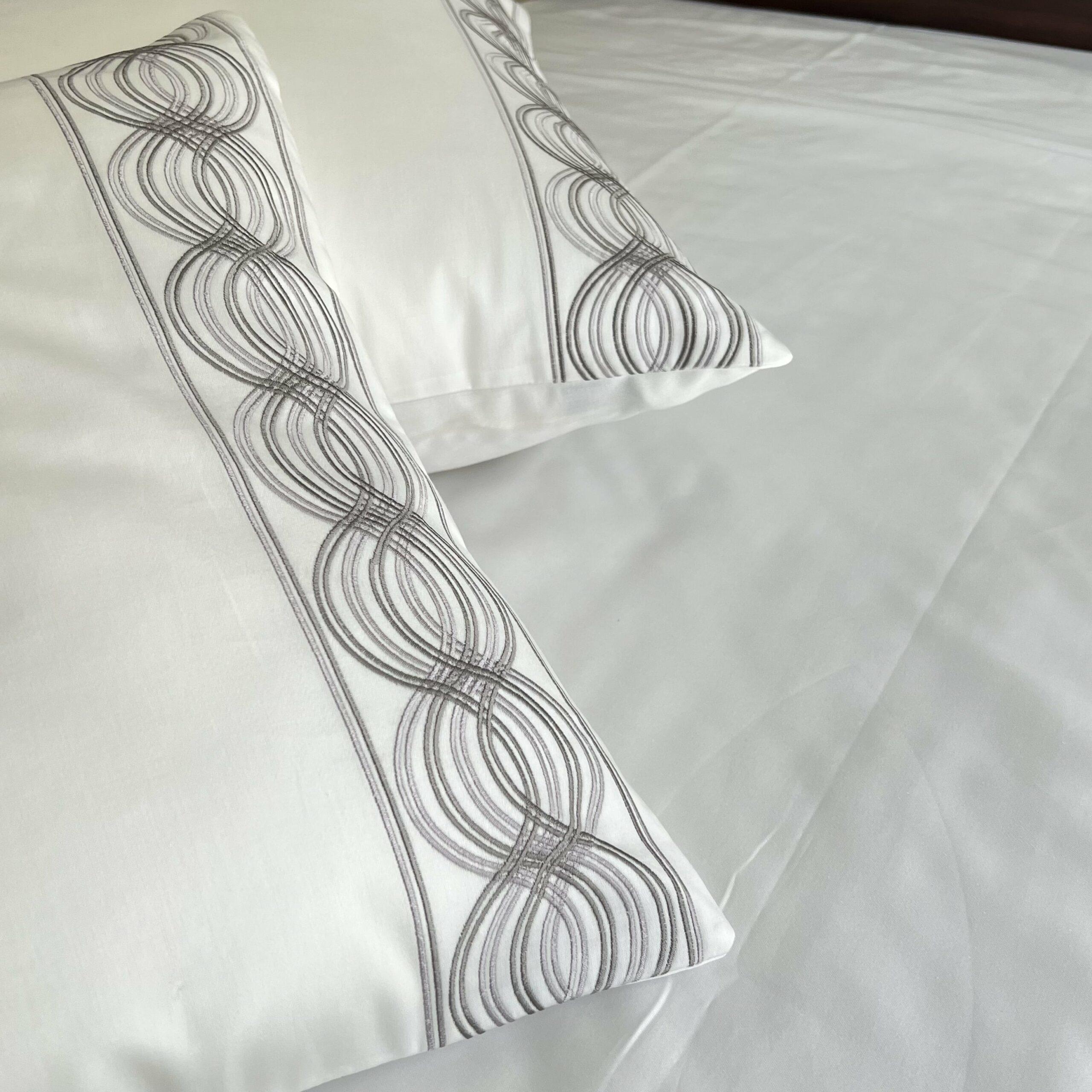 Surge Sadyaska Whites Bedsheet