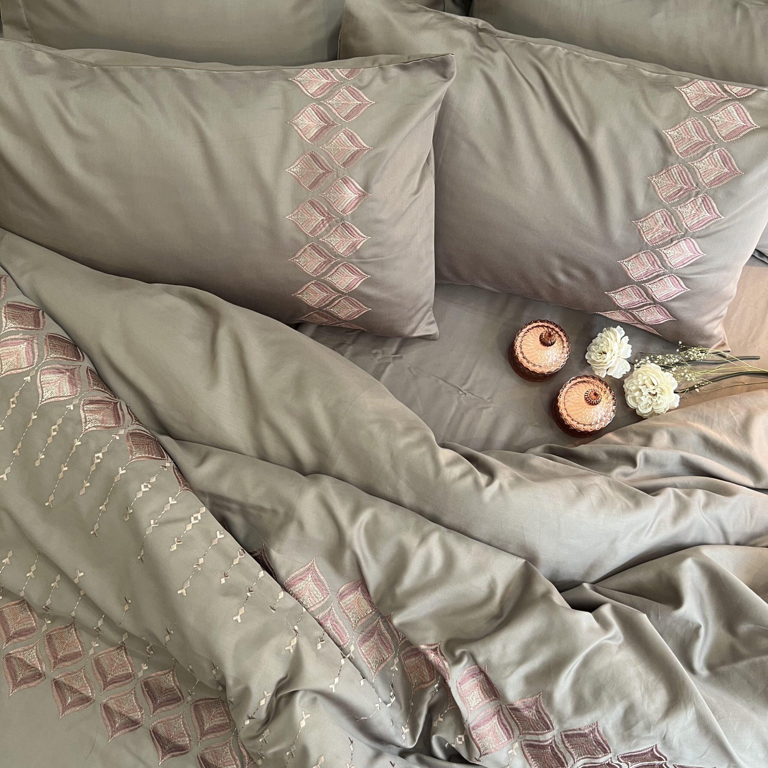 Leaflet Taupe Syona Duvet Cover