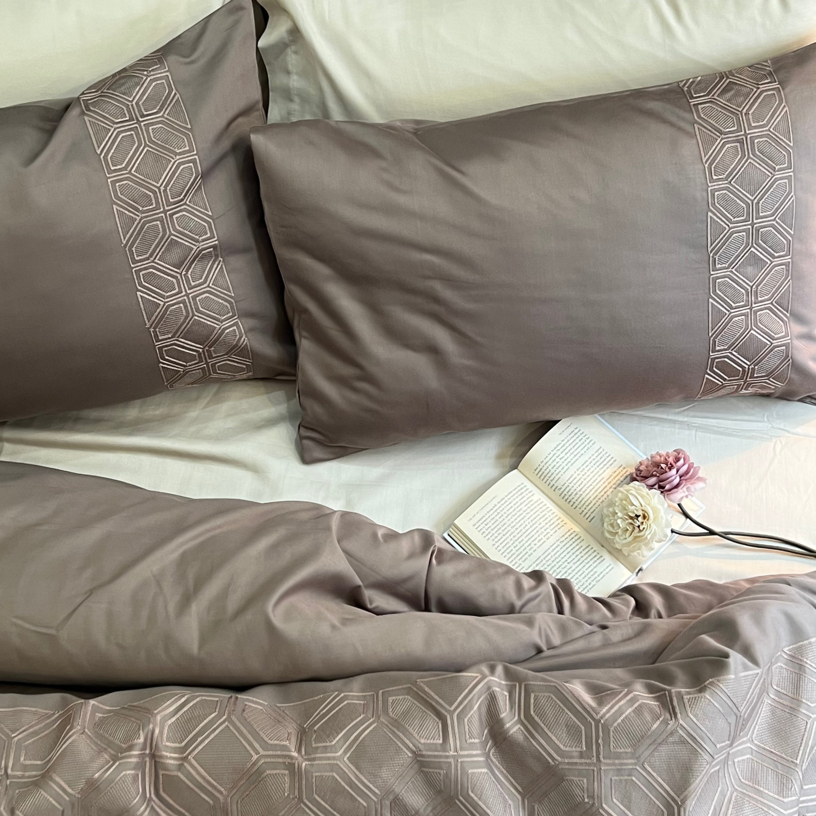 Arc Taupe Syona Duvet Cover