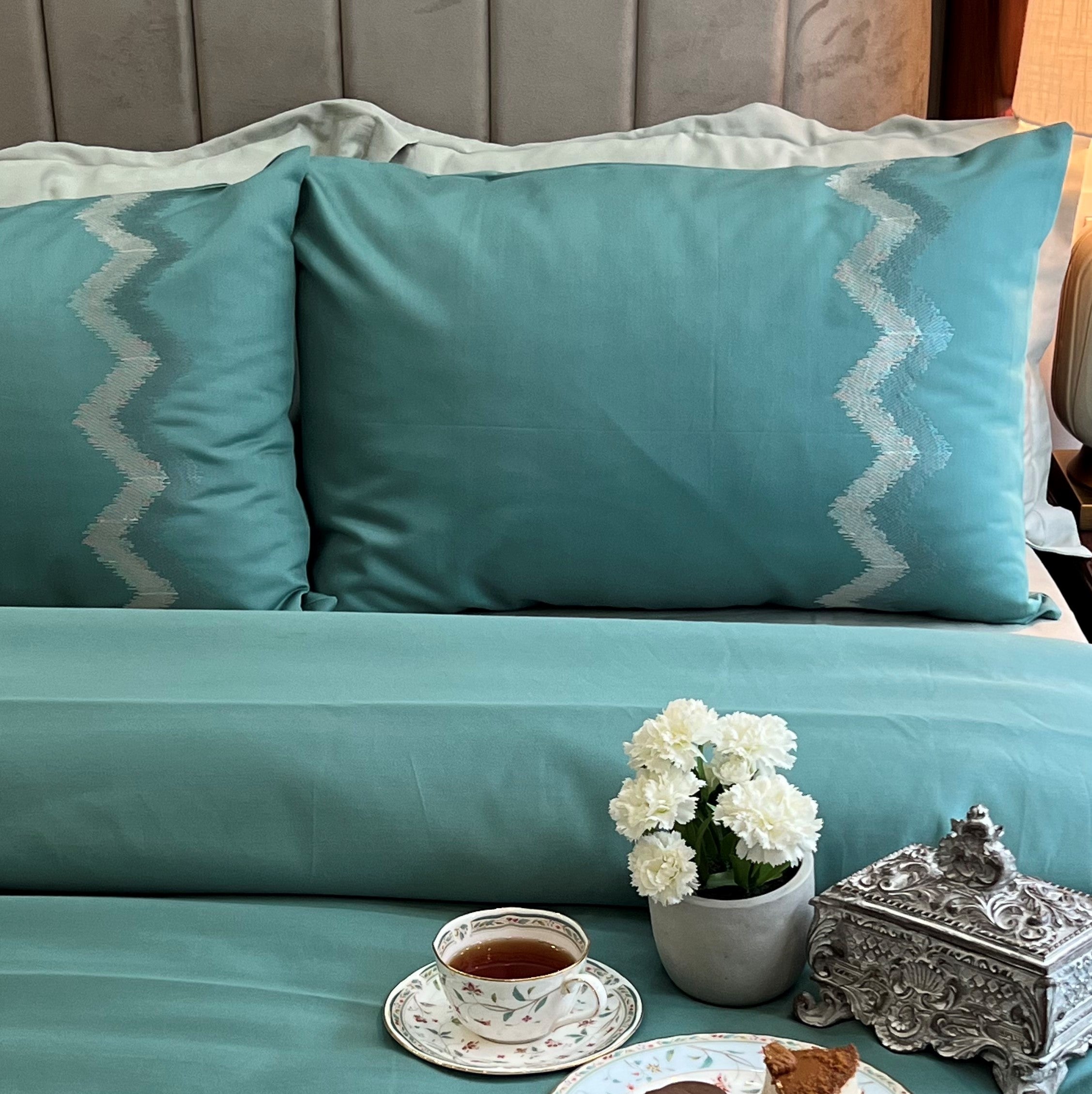 1000TC Cotton Rich Crest Turquoise Syona Bedsheet Set