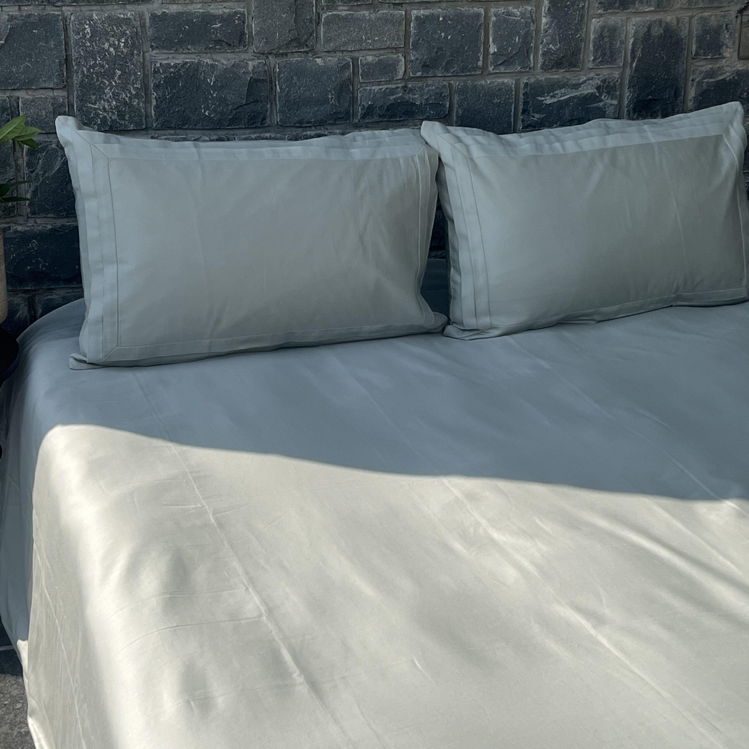 Tri-pleat Pearl Grey Bedsheet Set