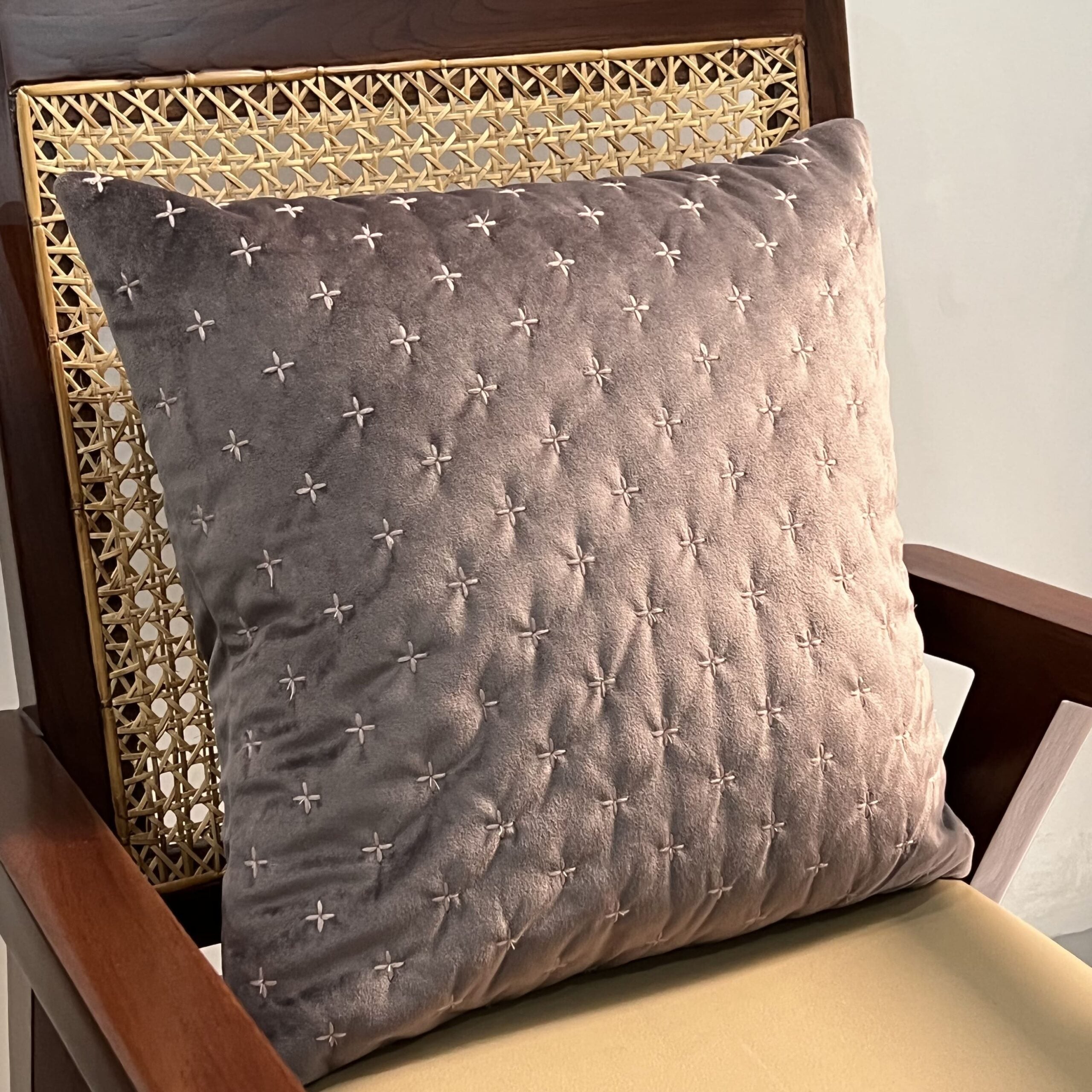 Decorative Sparkle Mousse Velvet Cushion Cover 16x16