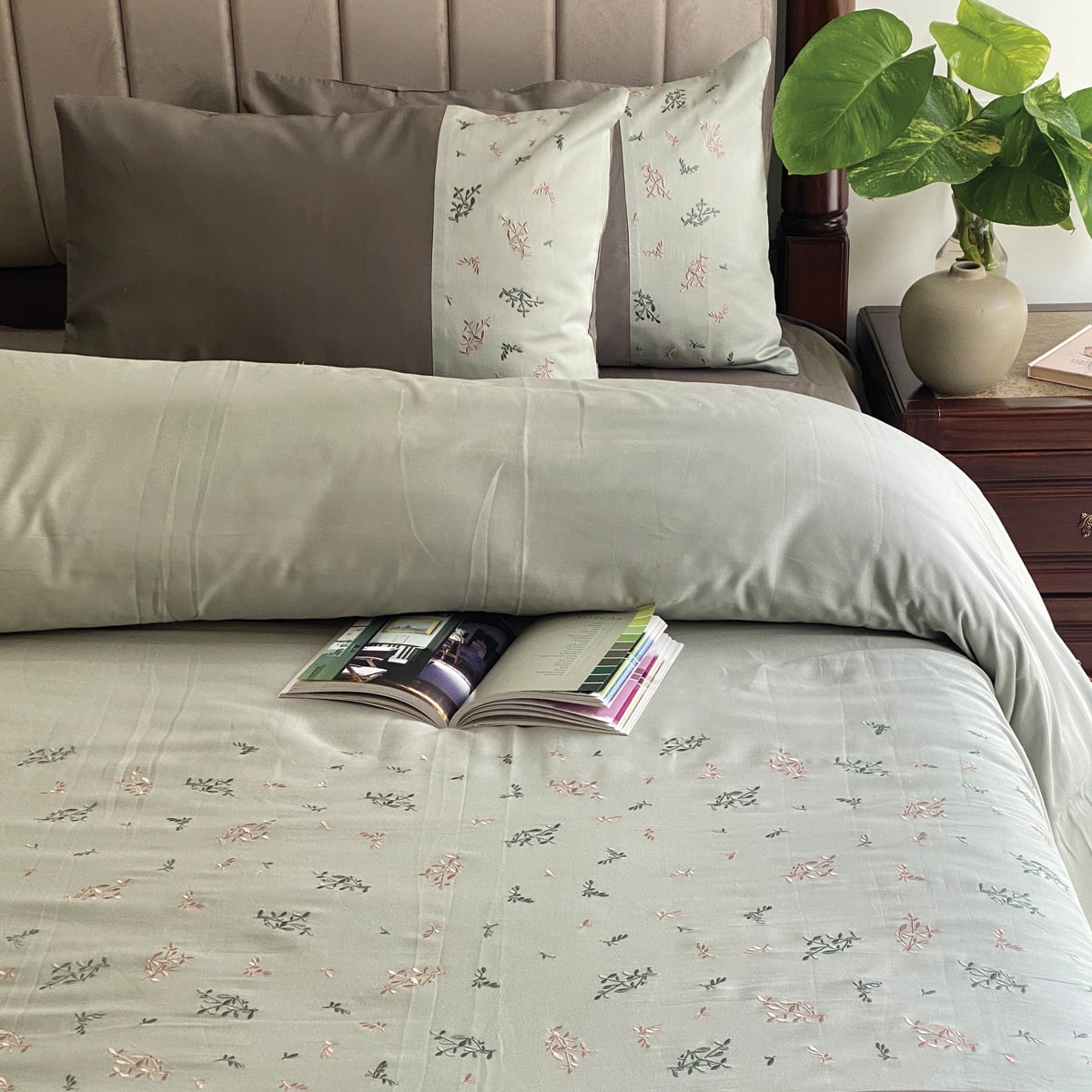 Lavish Sage Green and Olive Grey Mesmeric Duvet Cover Set