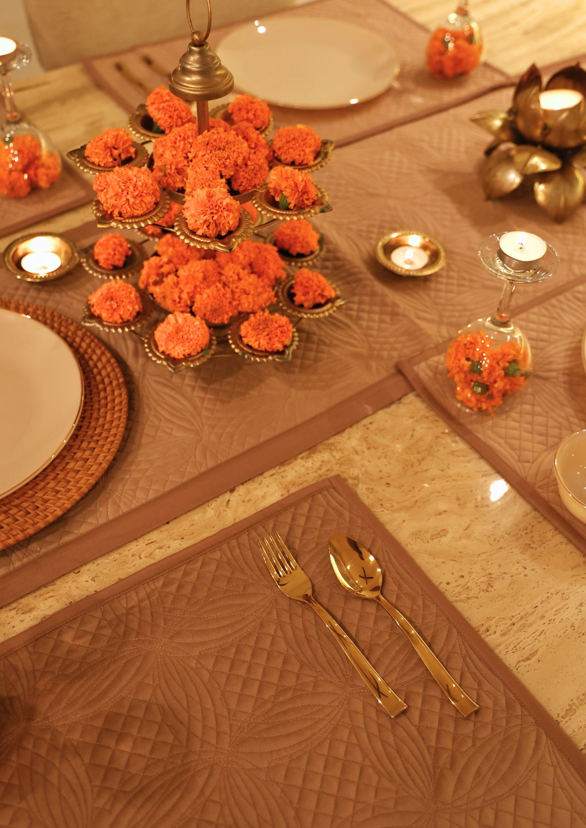 Lindo Buff Velvet Quilted Table Linen Set (7 PC Set)