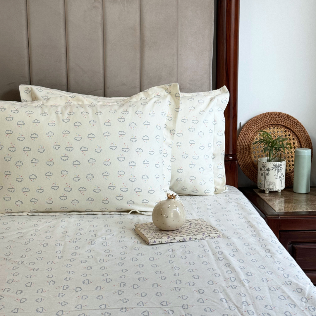 Ivory Love In The Clouds Single Bed Printed Bedsheet