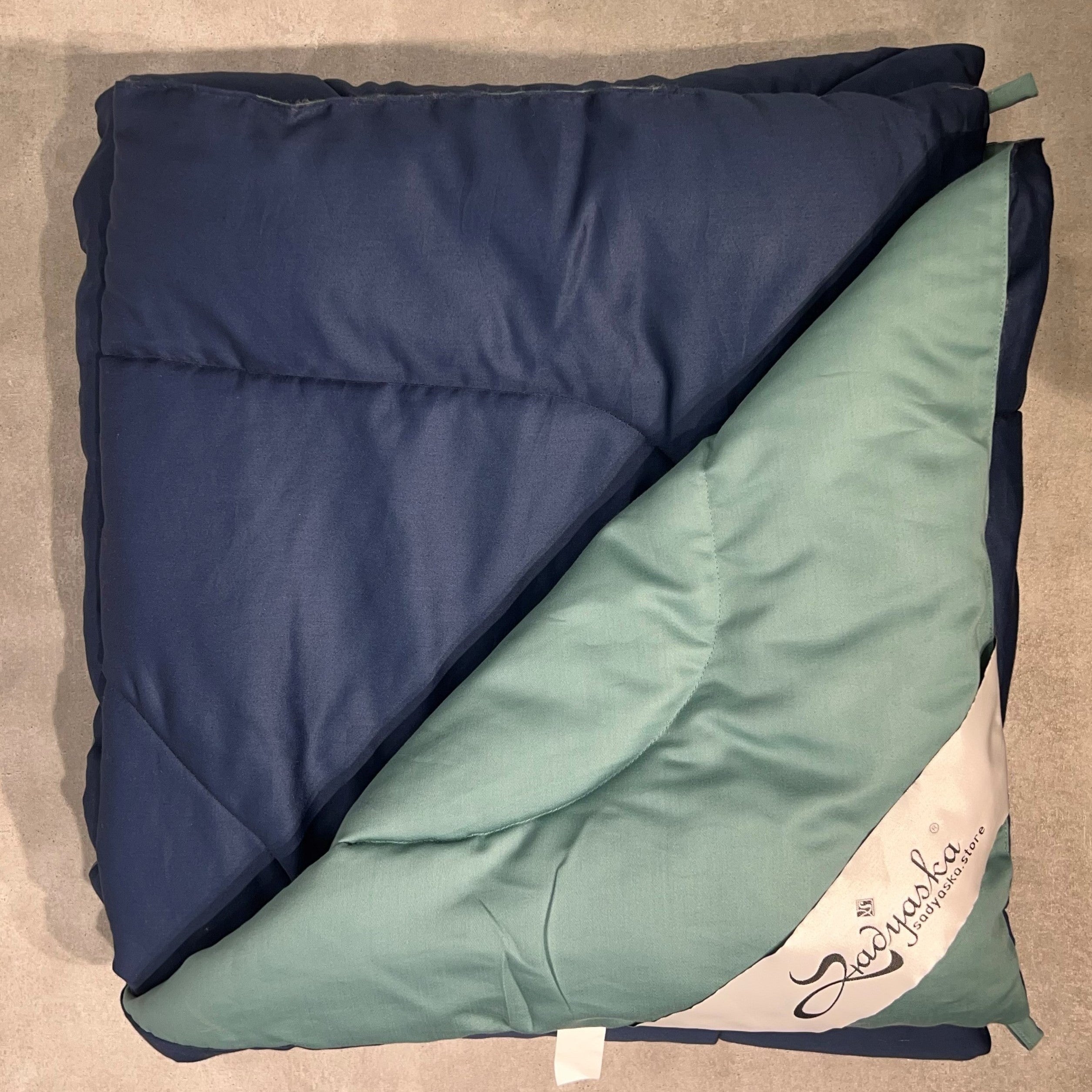 Navy and Turquoise 1000TC Cotton Rich Reversible Downfill Quilt