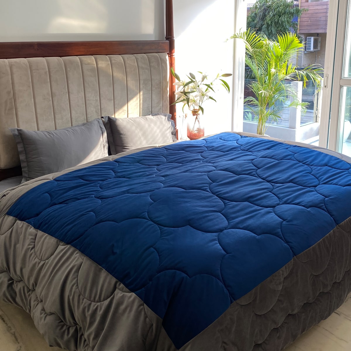 Extreme Winter Navy Dark Grey Velvet Quilt (350 GSM)