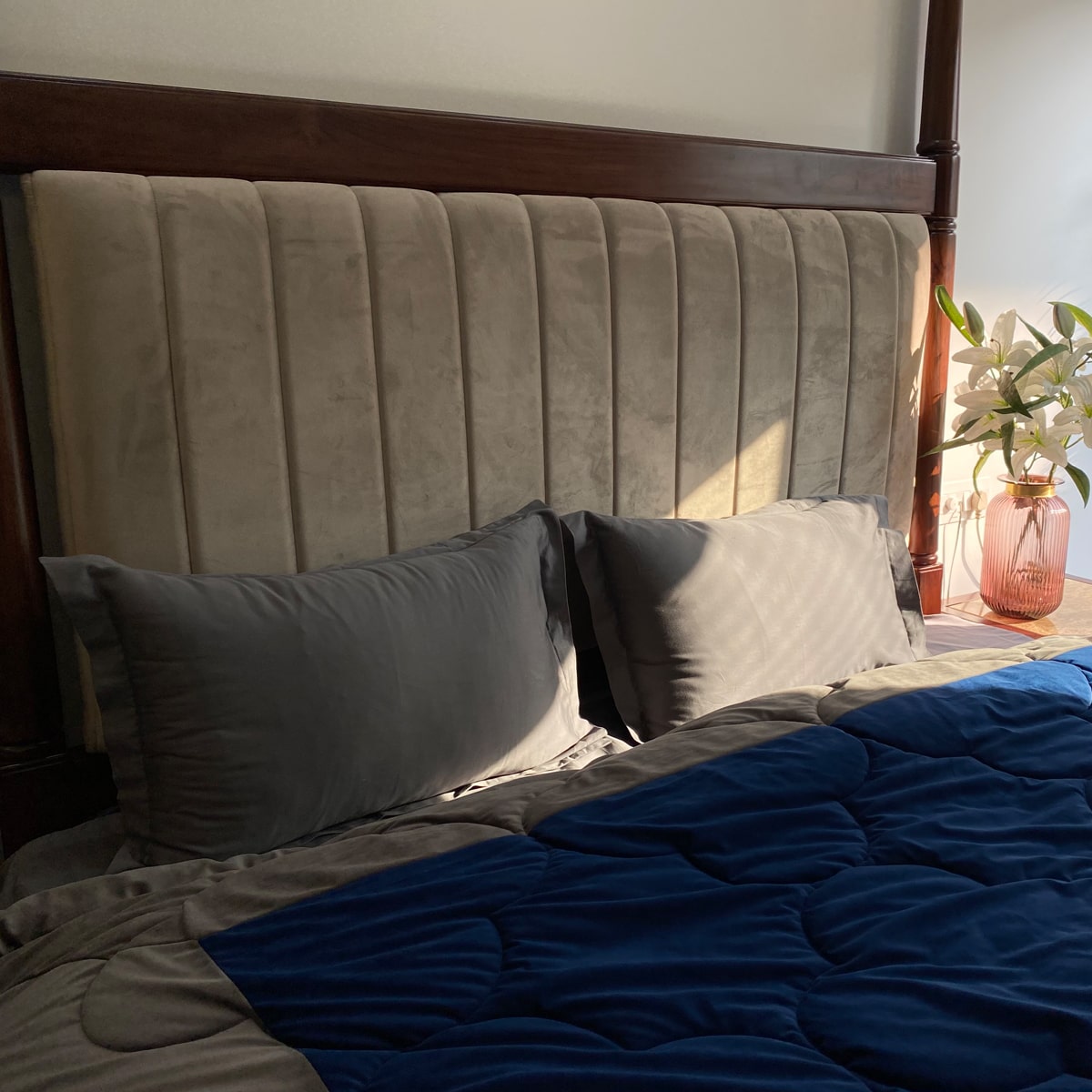 Extreme Winter Navy Dark Grey Velvet Quilt (350 GSM)
