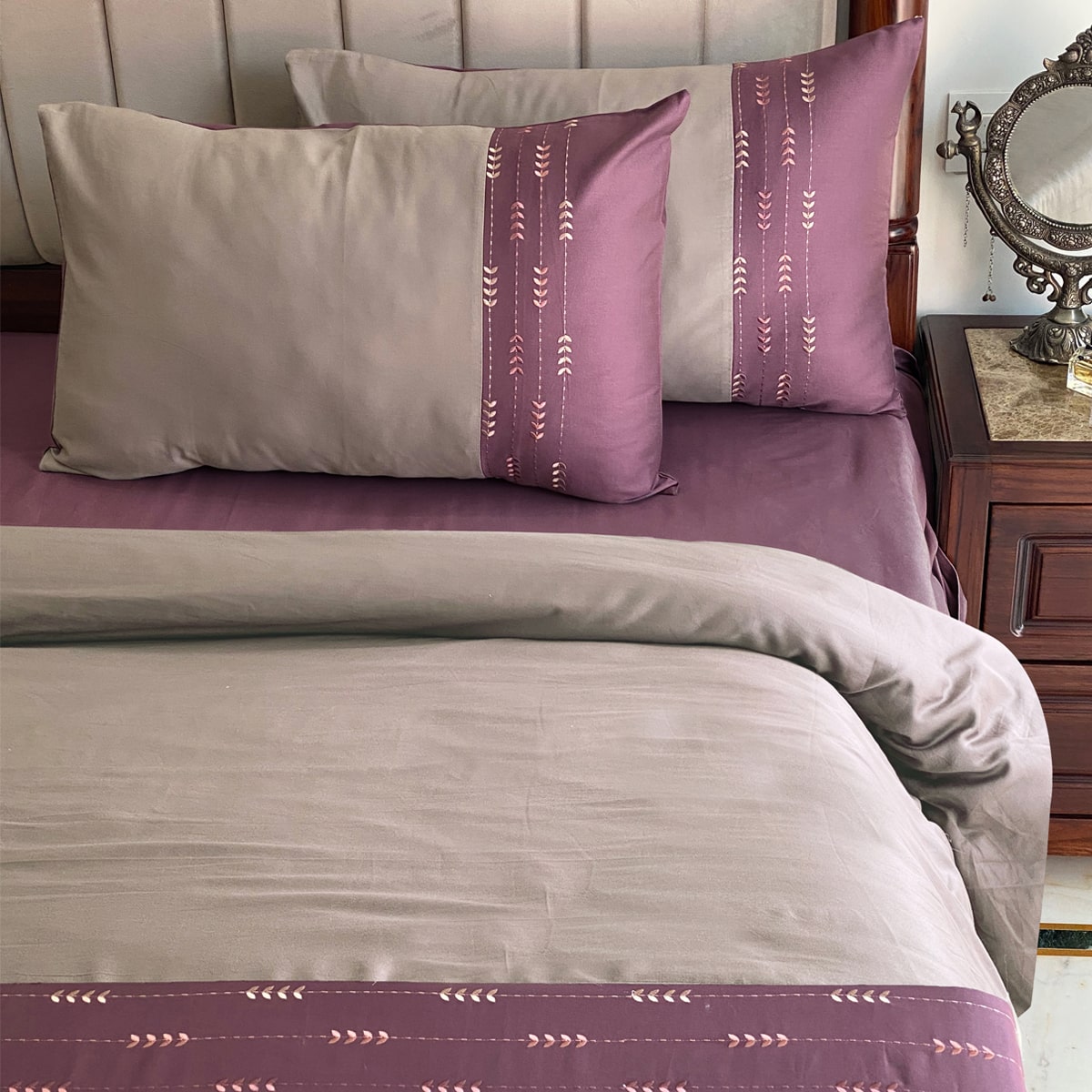 Petal Mauve and Olive Grey Mesmeric Duvet Cover Set