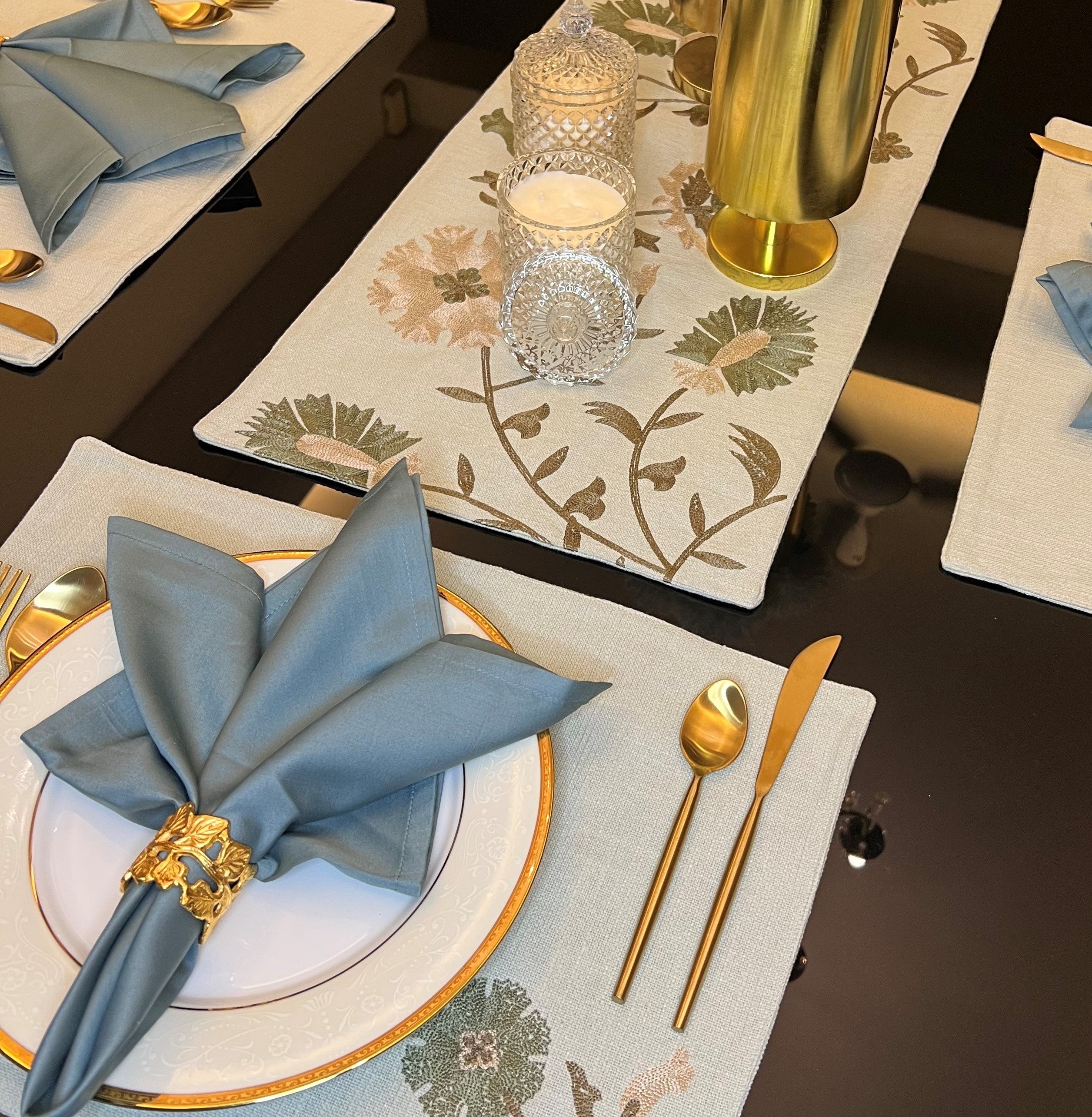 Floral Sage Green Table Linen - Set of 2 Placemats & 2 Napkins