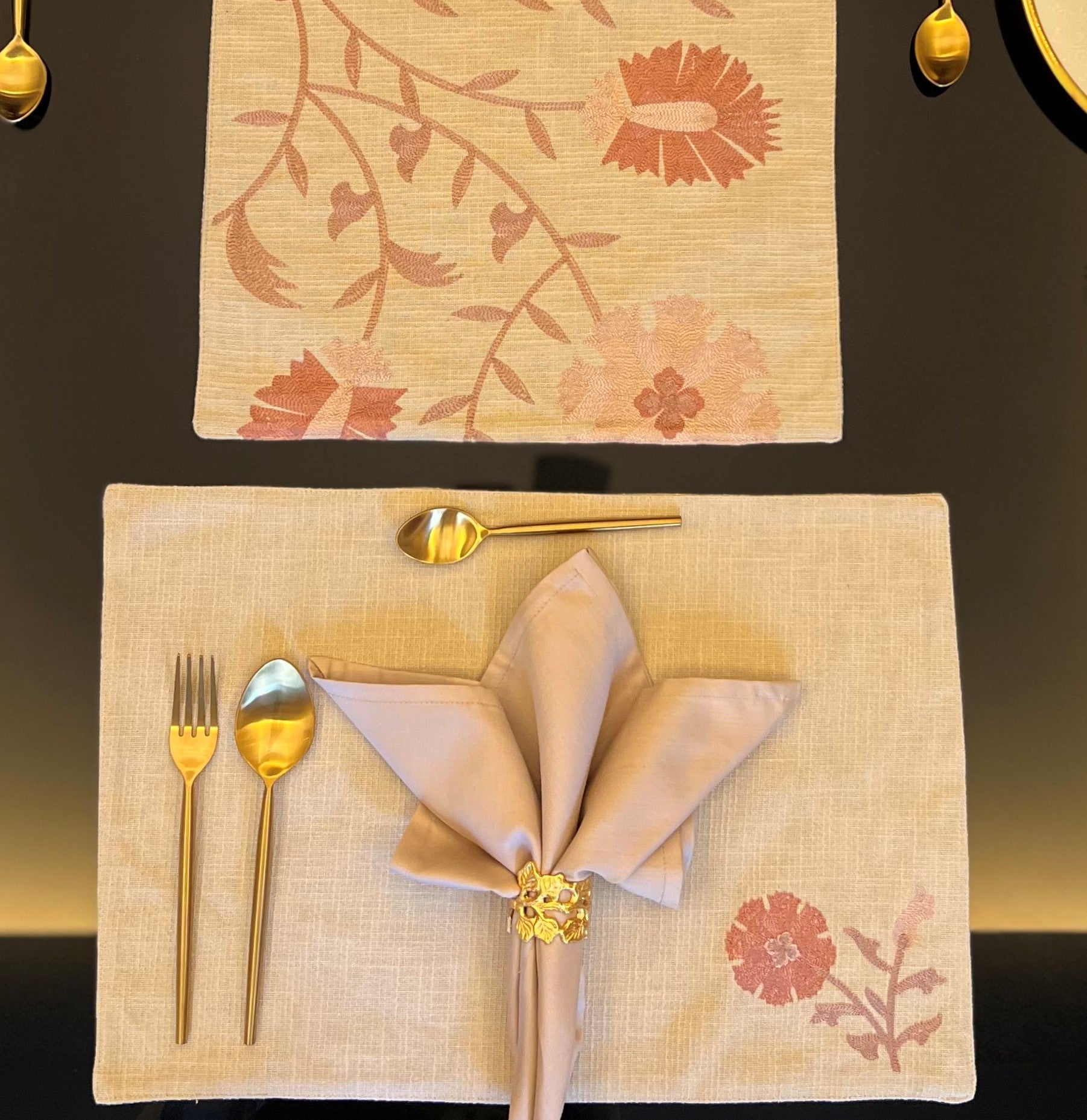 Floral Beige Table Linen - Set of 2 Placemats & 2 Napkins