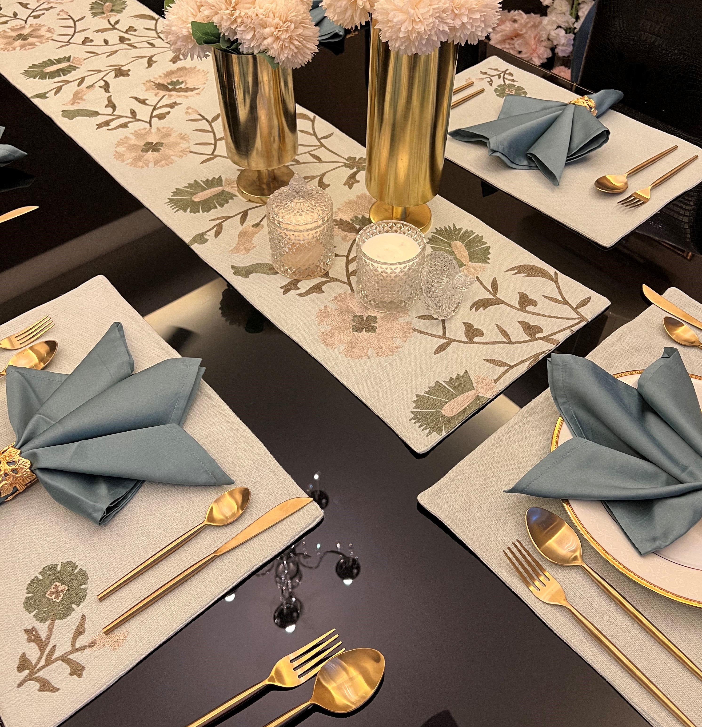 Floral Sage Green Table Linen - Set of 2 Placemats & 2 Napkins