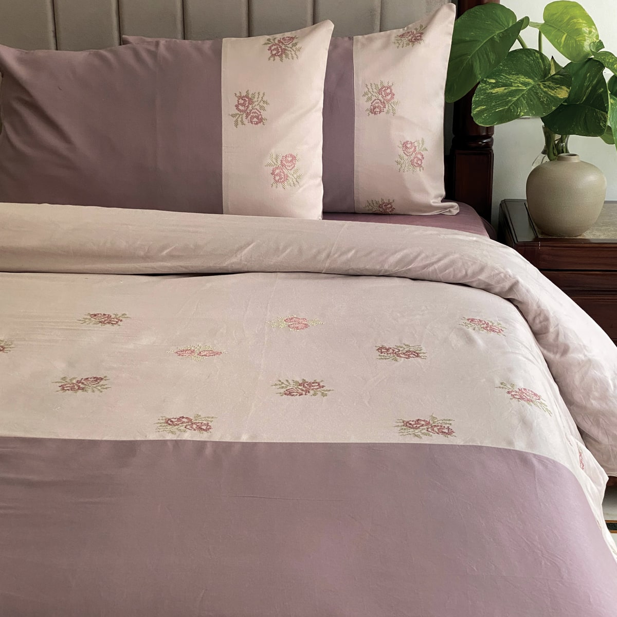 Rosella Buff and Old Rose Mesmeric Duvet Cover