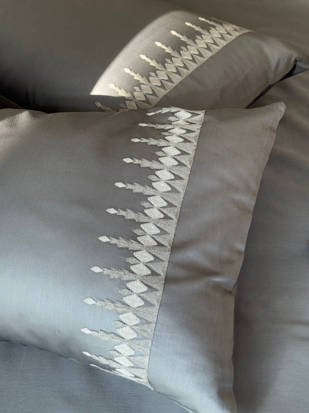 1000TC Cotton Rich Ivy Dark Grey Syona Bedsheet Set