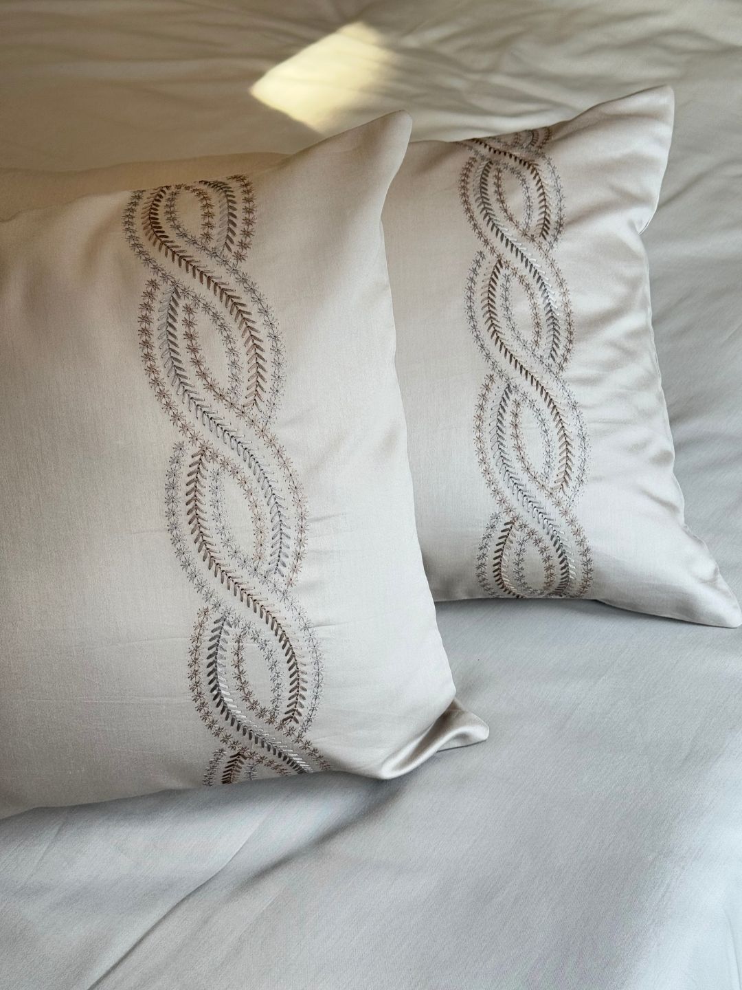 1000TC Cotton Rich Lily Beige Syona Bedsheet Set